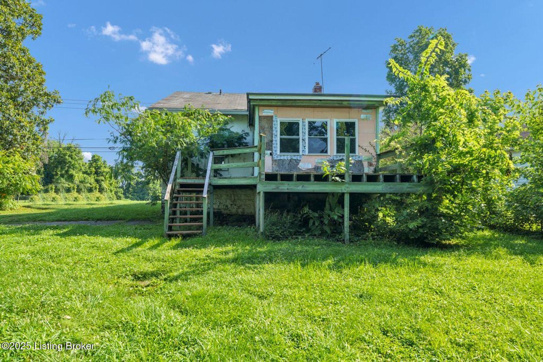 8118 Watterson Trail