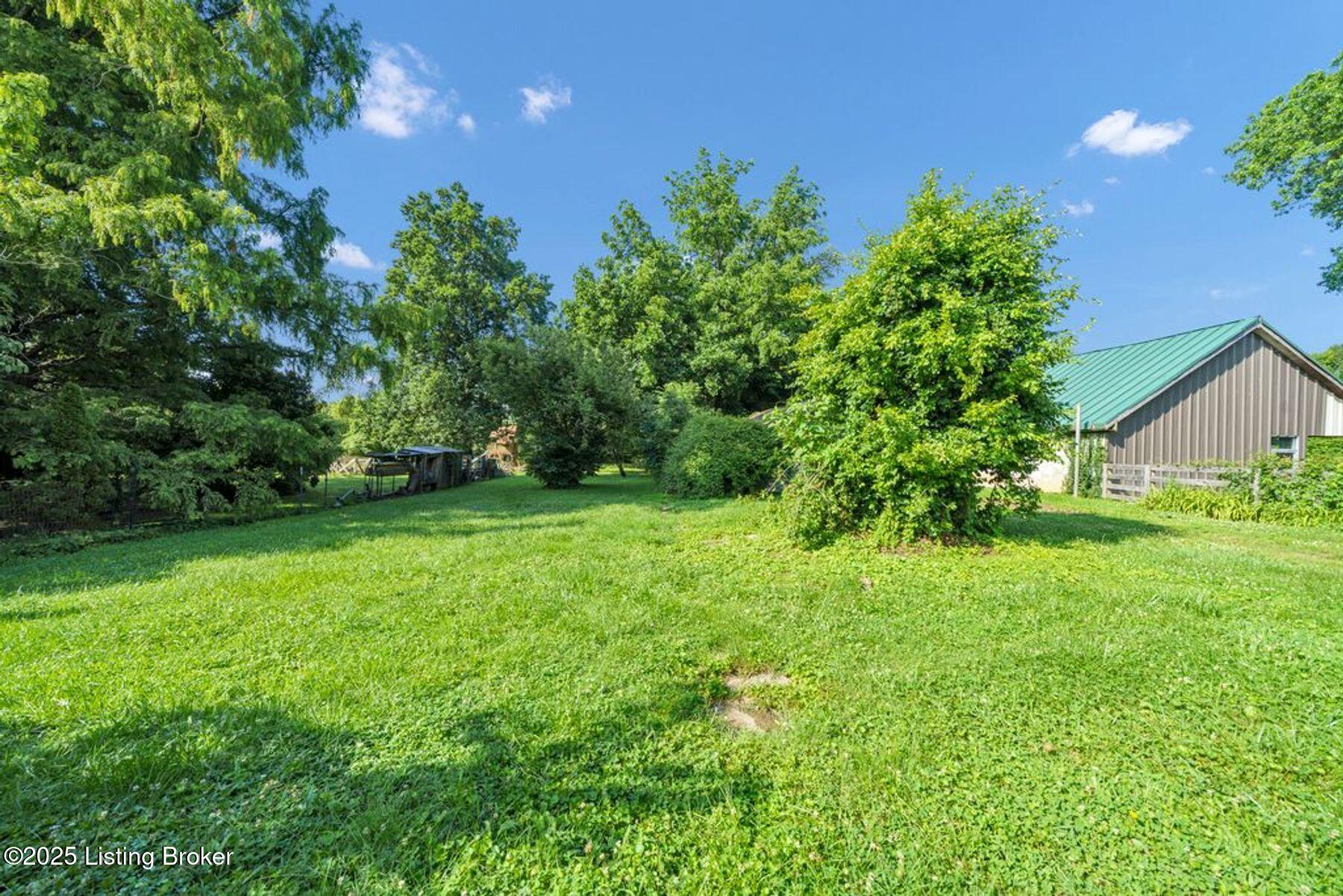 8118 Watterson Trail
