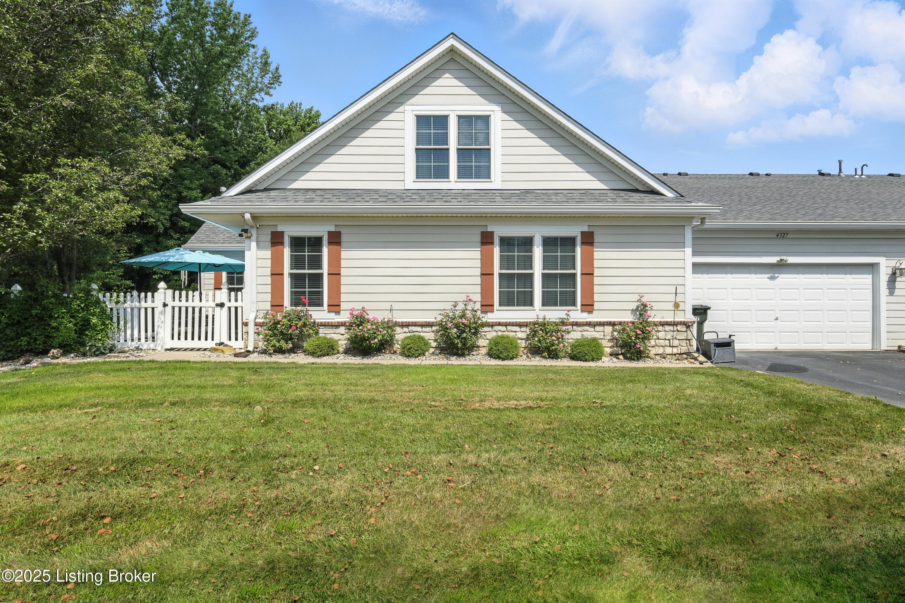 4327 Pinnacle View Pl