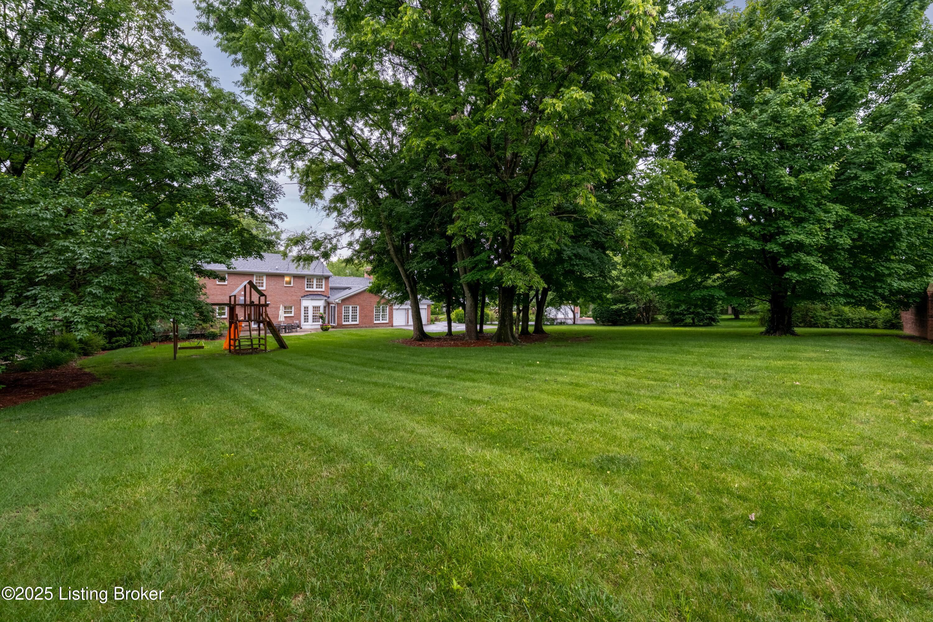 912 Albemarle Ct