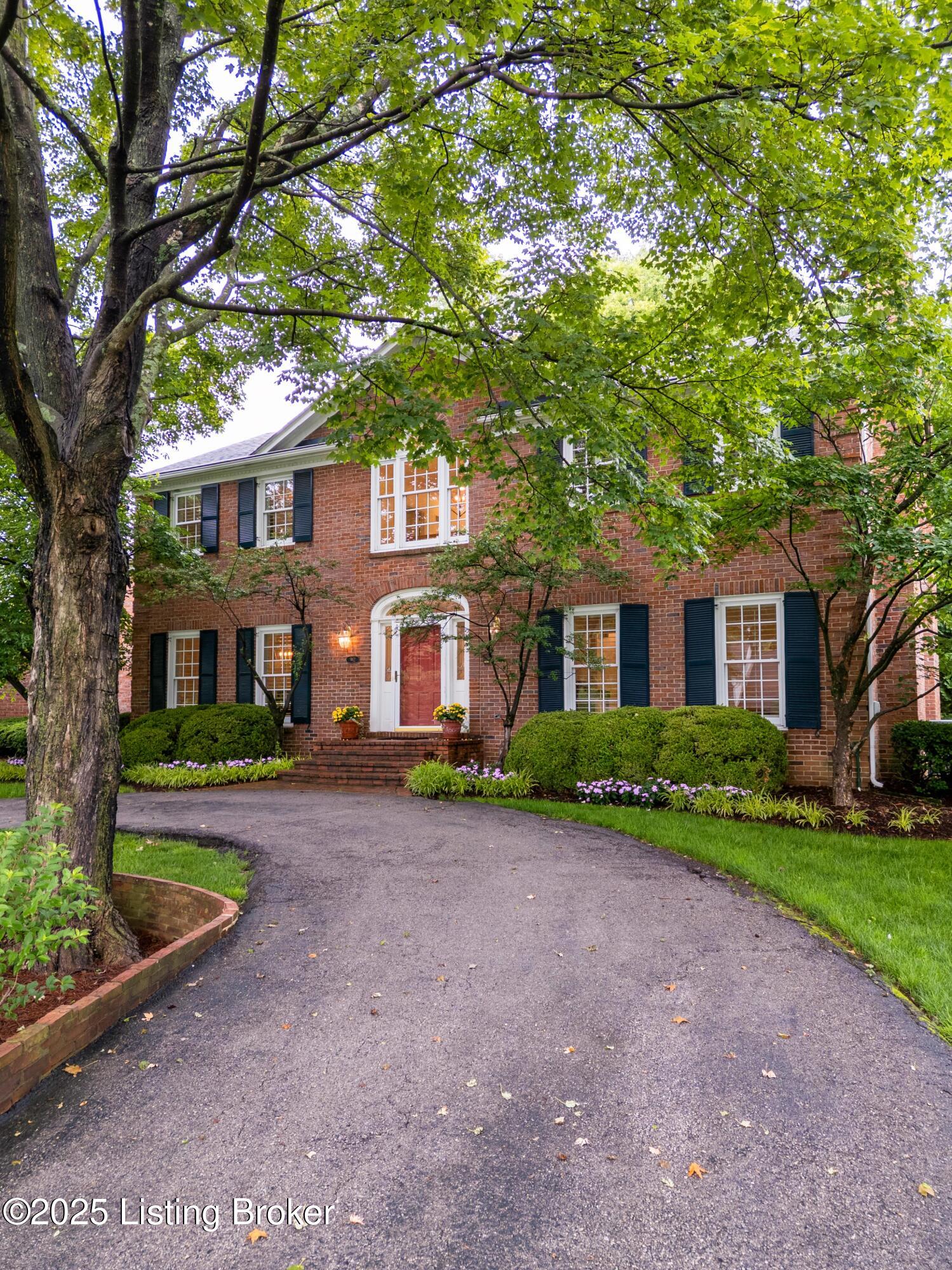 912 Albemarle Ct