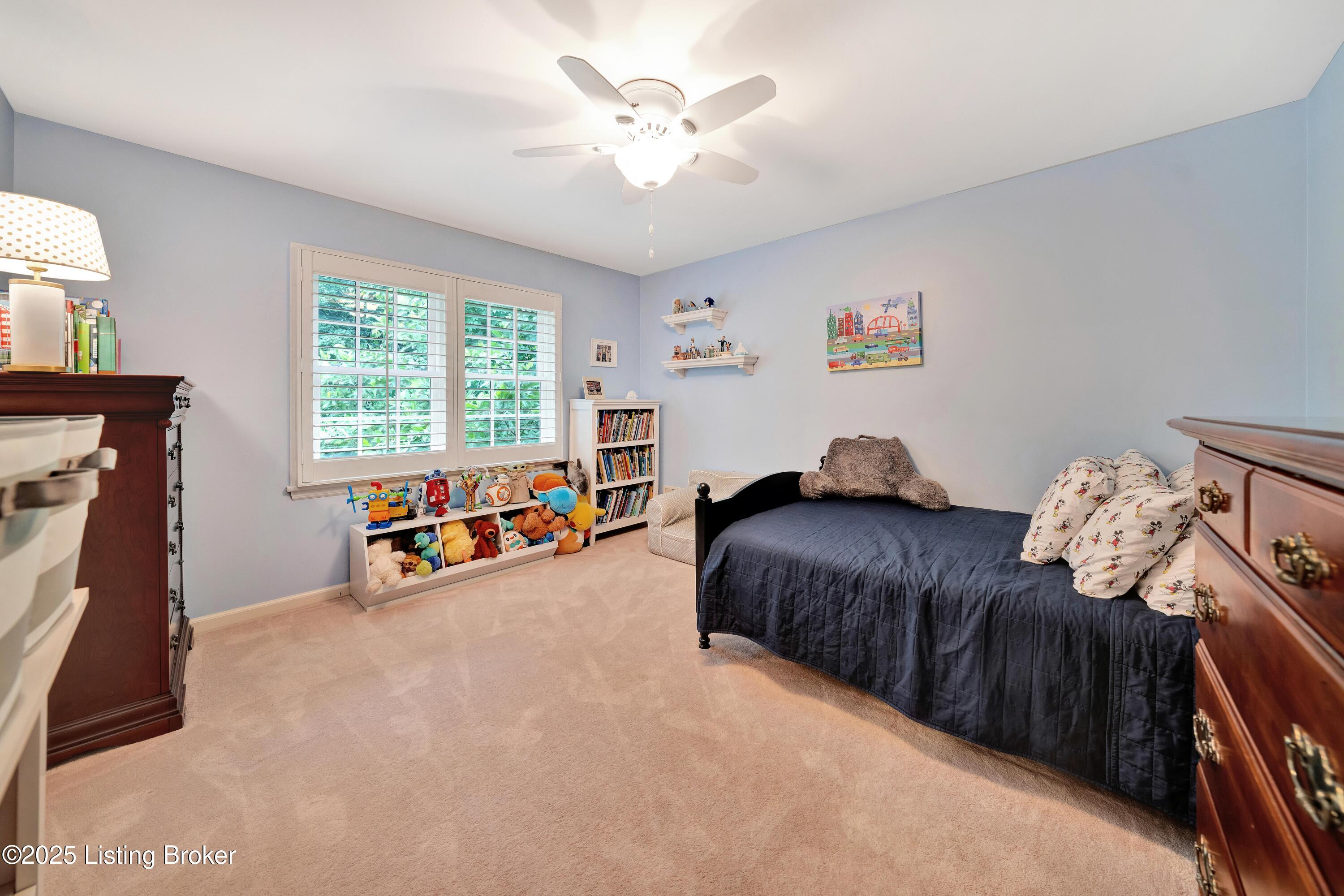 912 Albemarle Ct