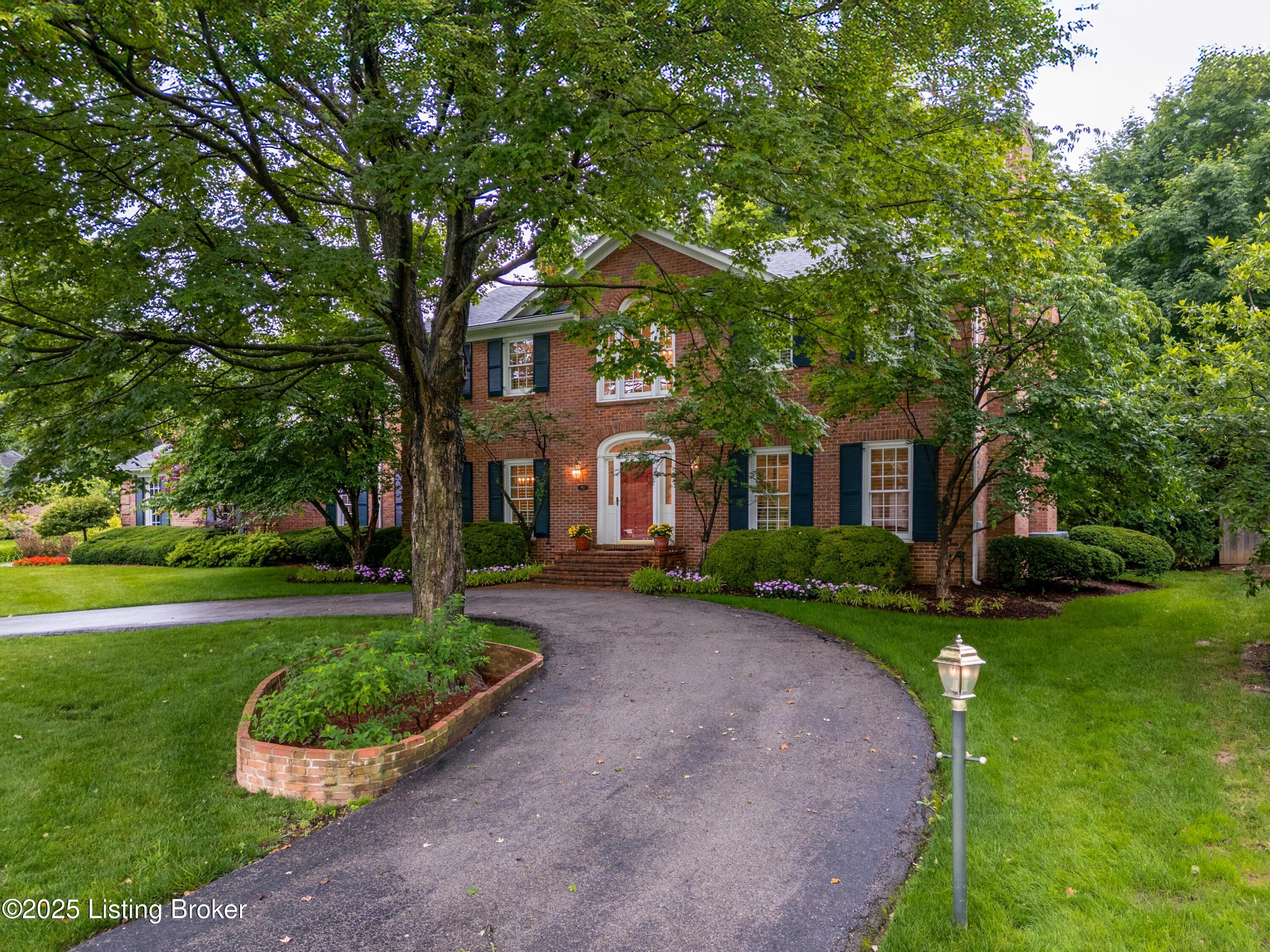912 Albemarle Ct