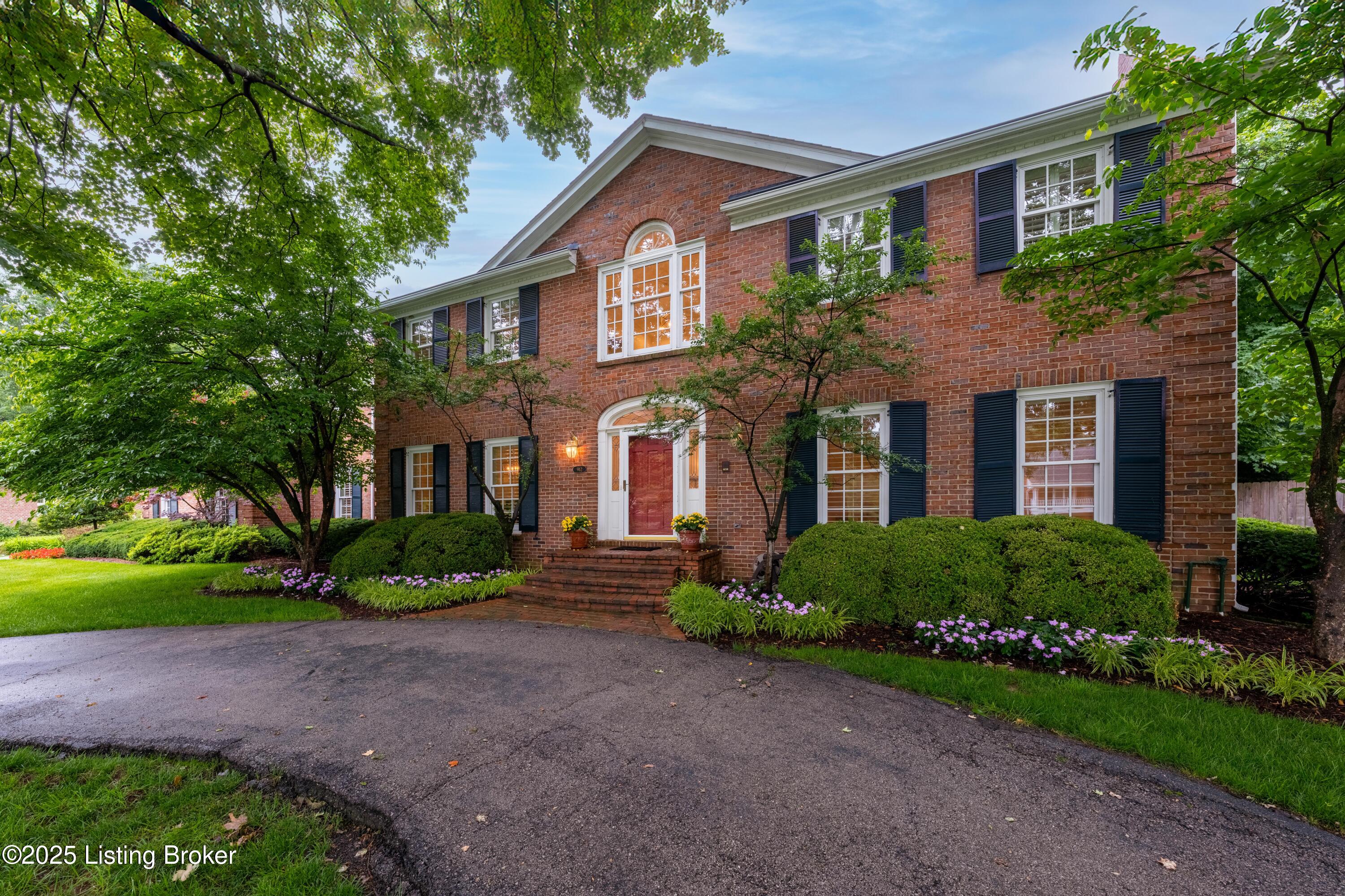 912 Albemarle Ct