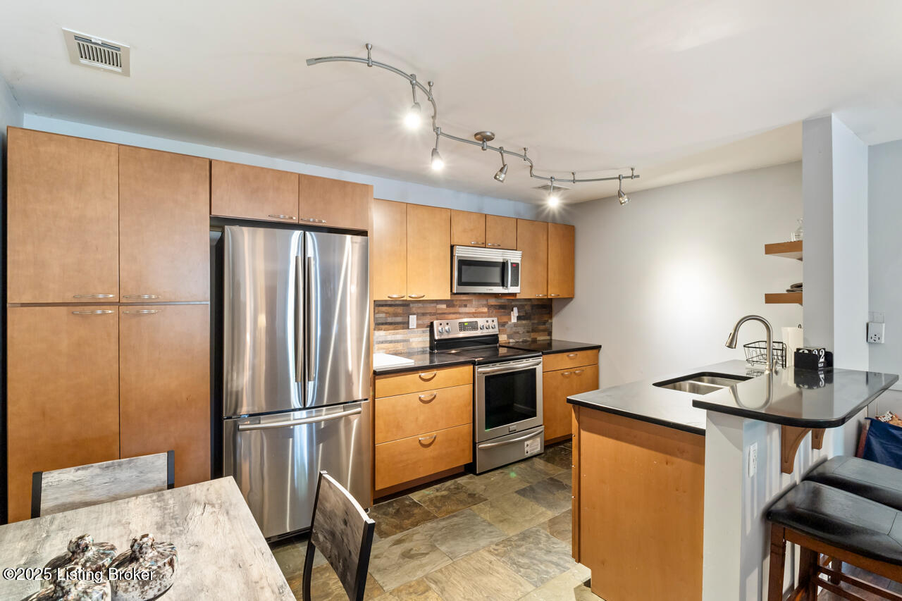 2505 Brownsboro Rd, E2