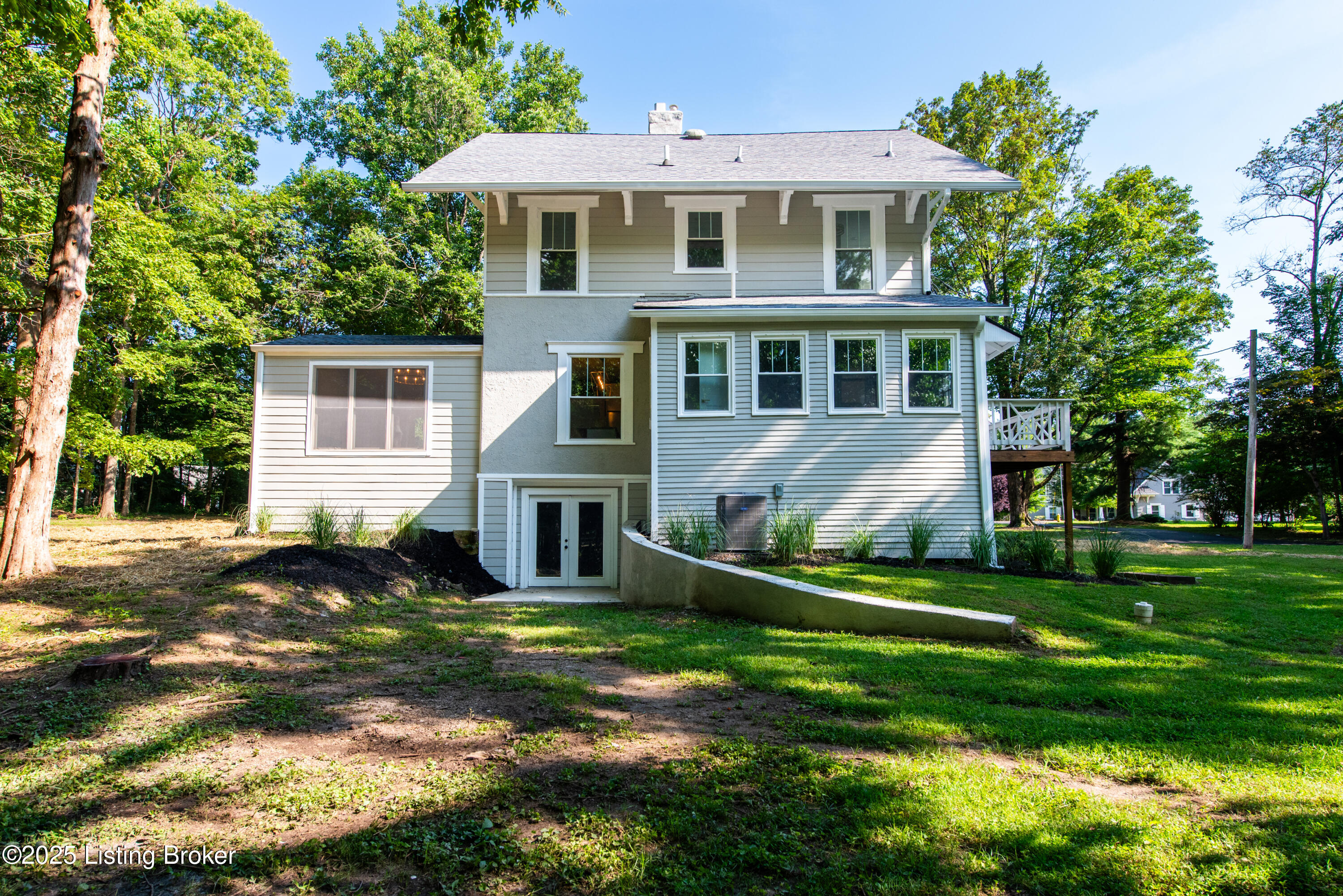 4100 Altawood Ct
