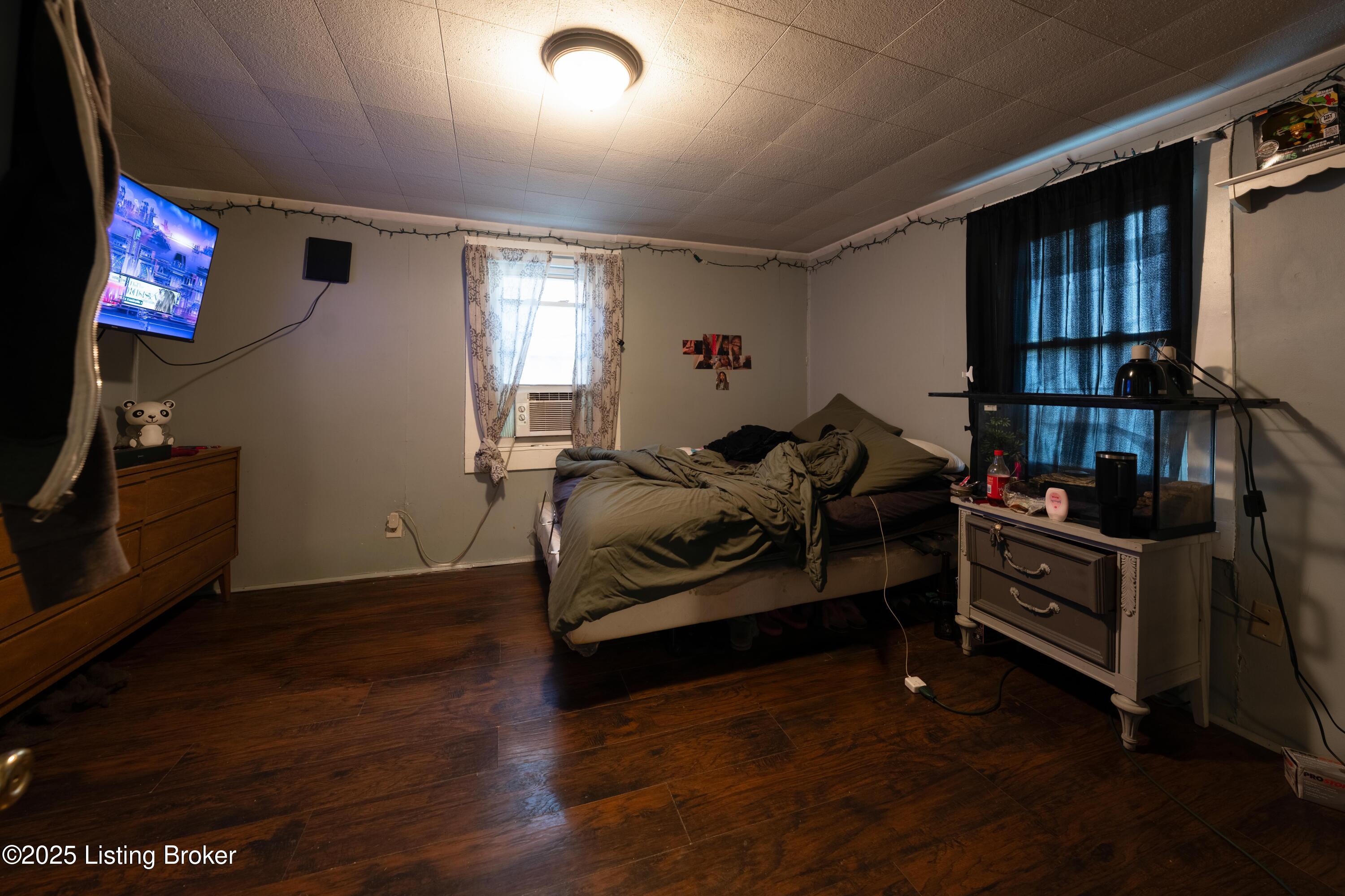 936 Brentwood Ave