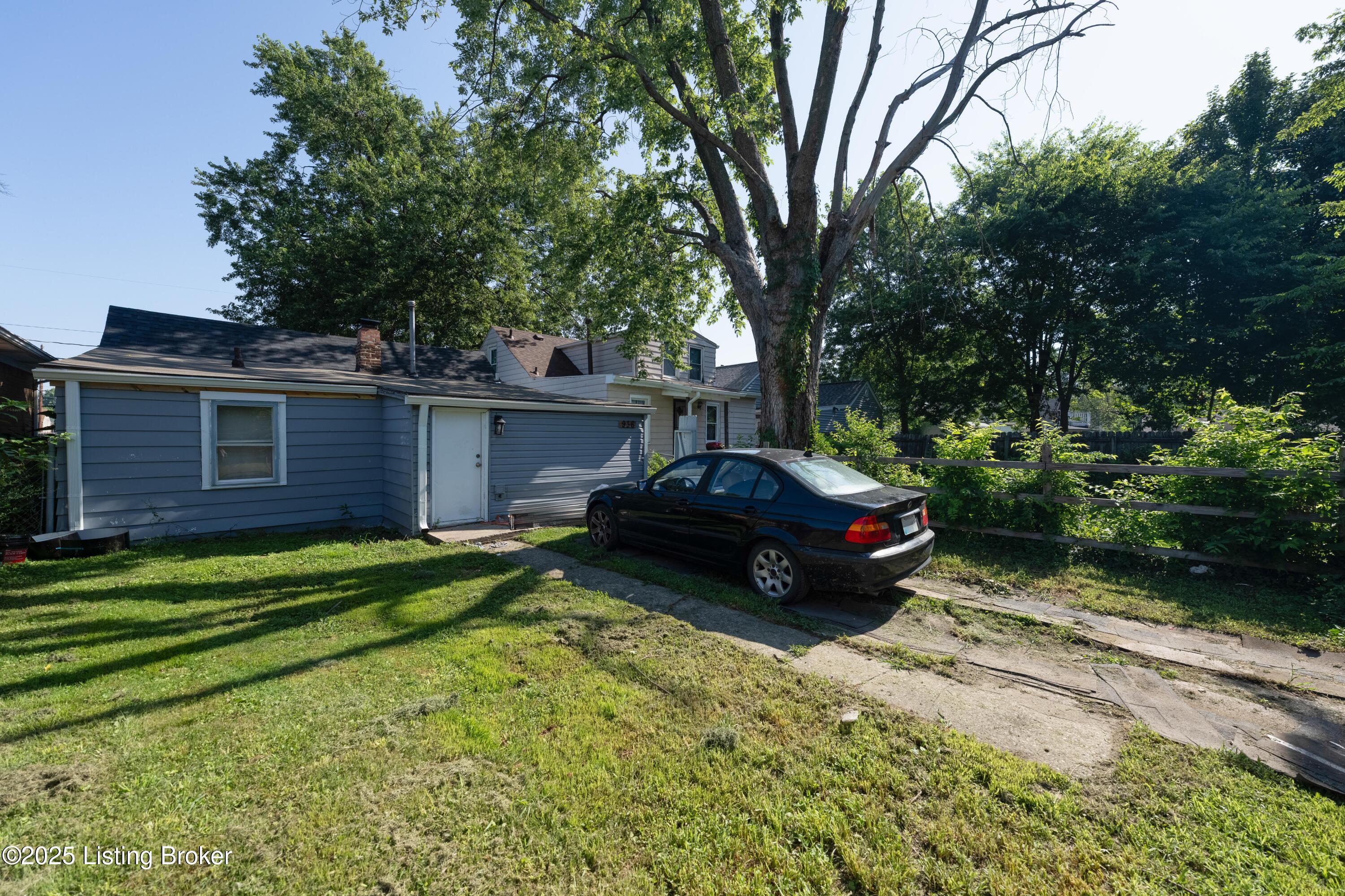 936 Brentwood Ave