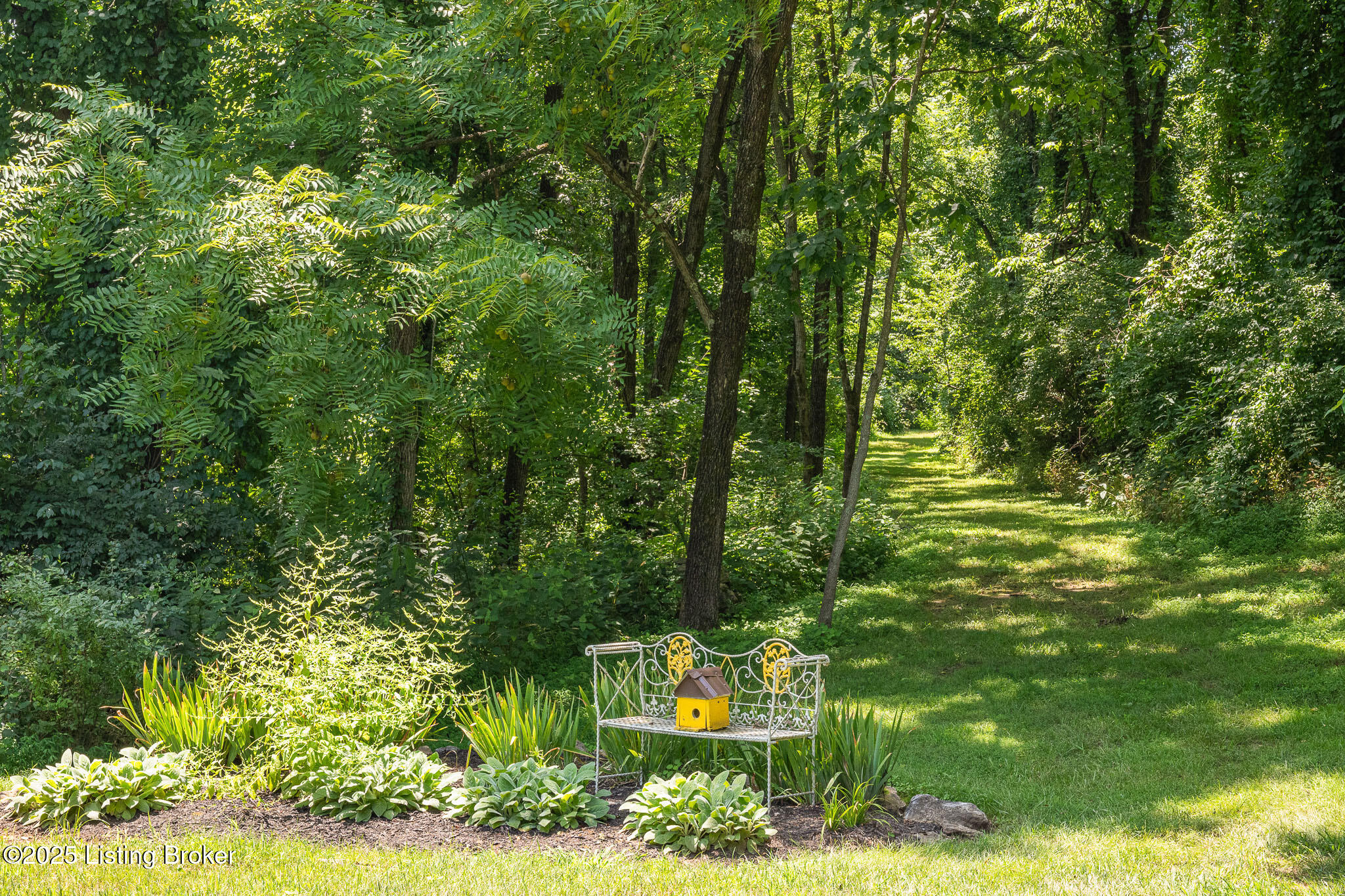 8201 Maris Ct, Louisville