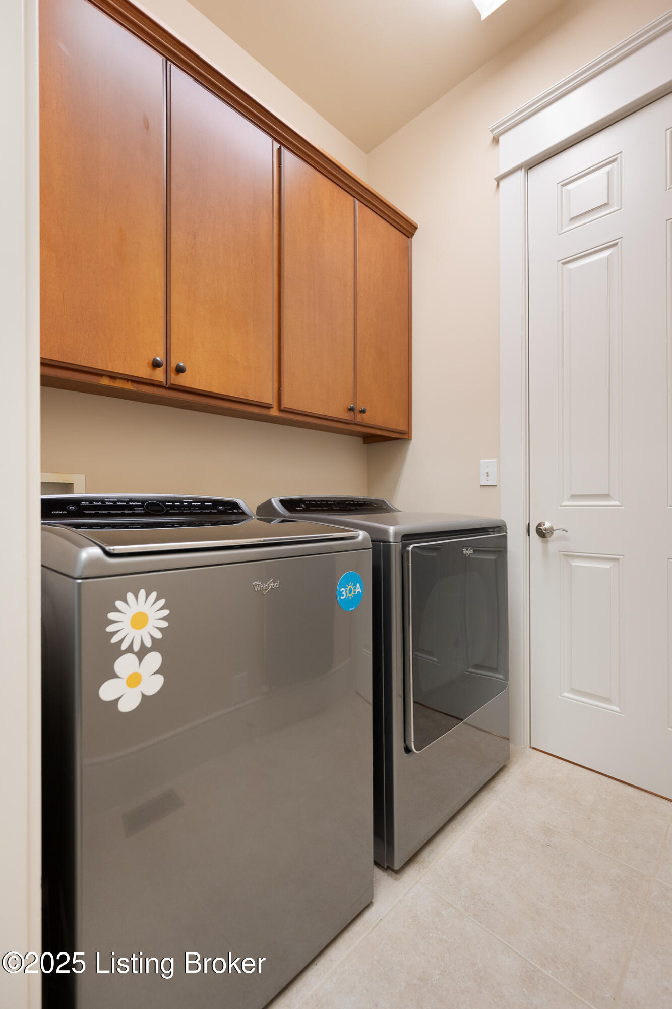 8201 Maris Ct, Louisville