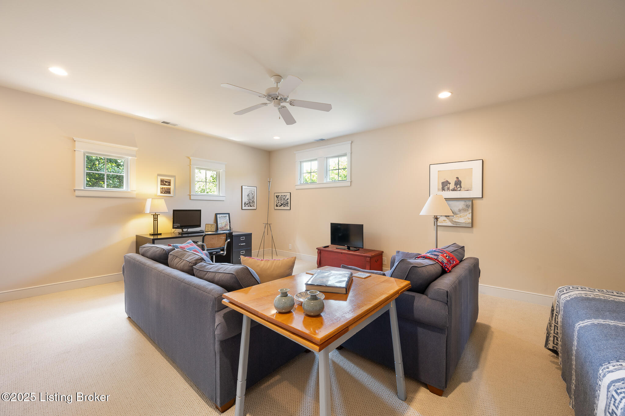 8201 Maris Ct, Louisville