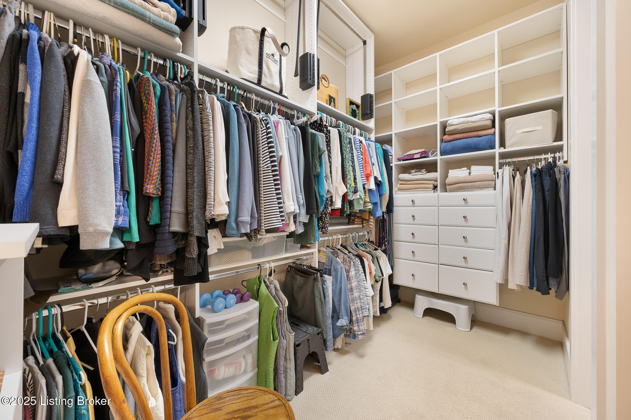 8201 Maris Ct, Louisville