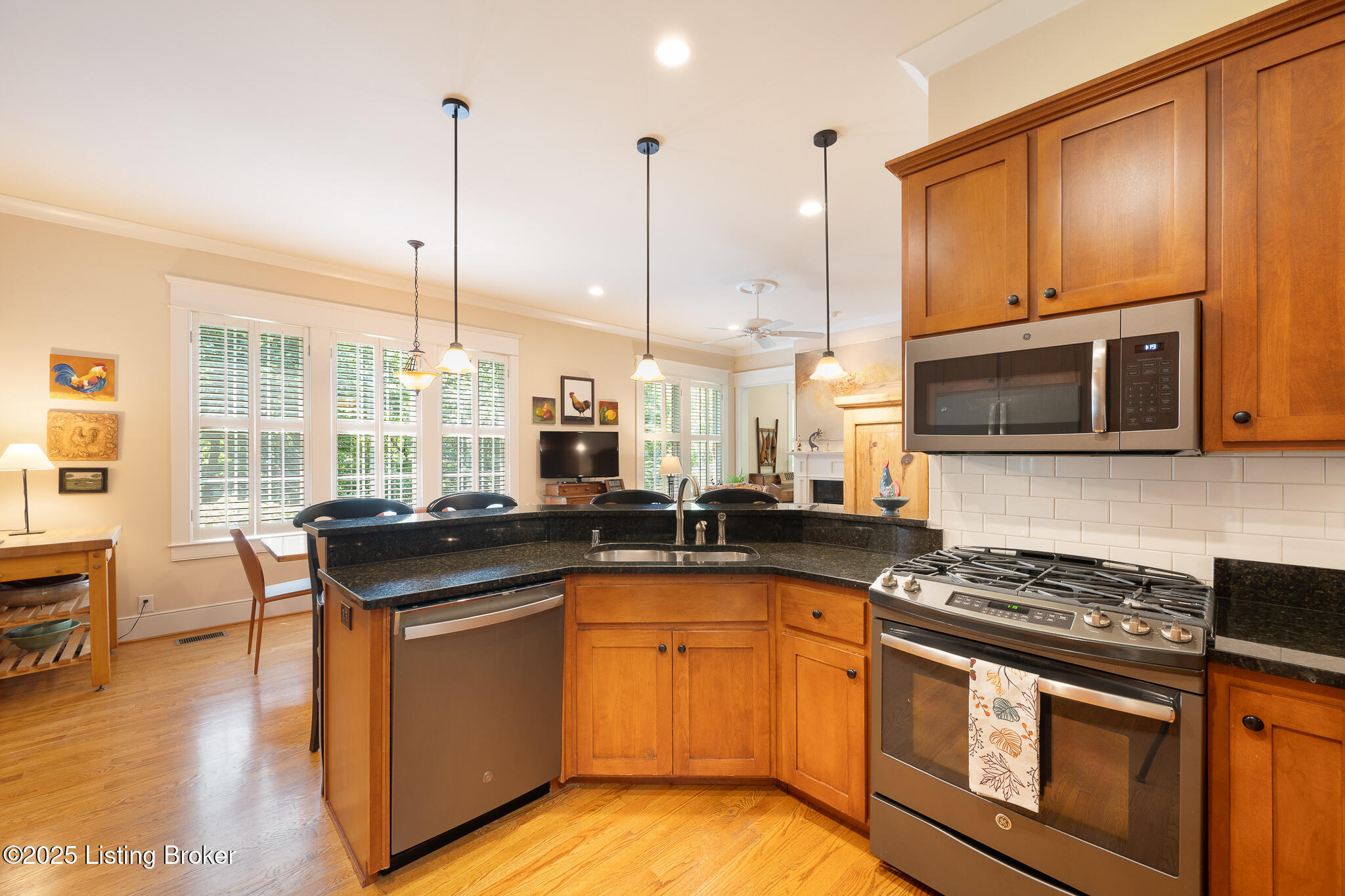 8201 Maris Ct, Louisville