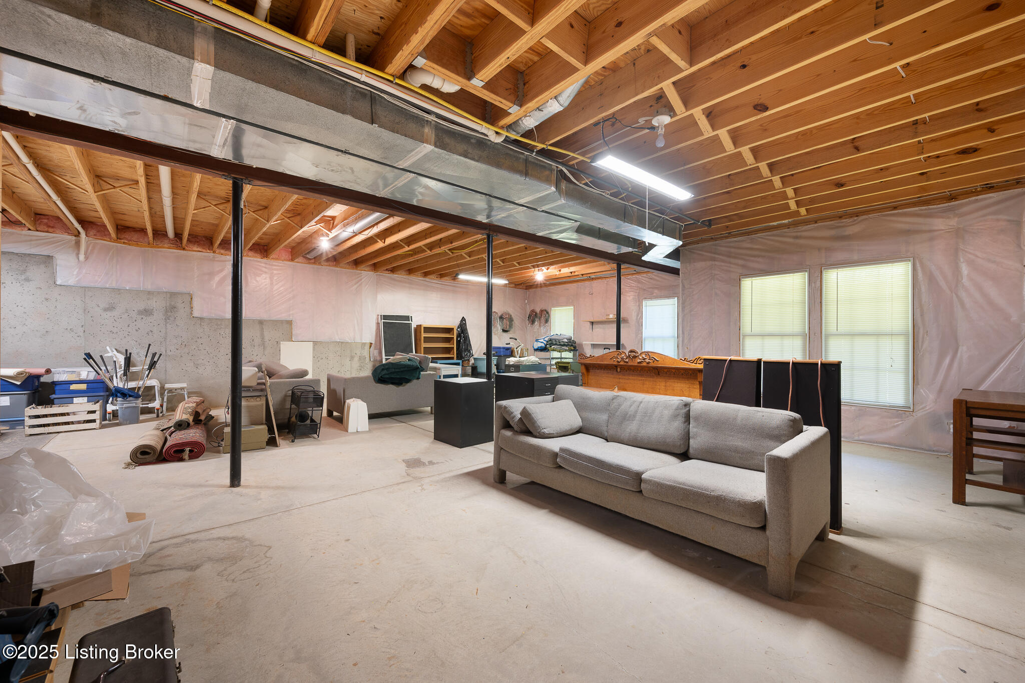 8201 Maris Ct, Louisville