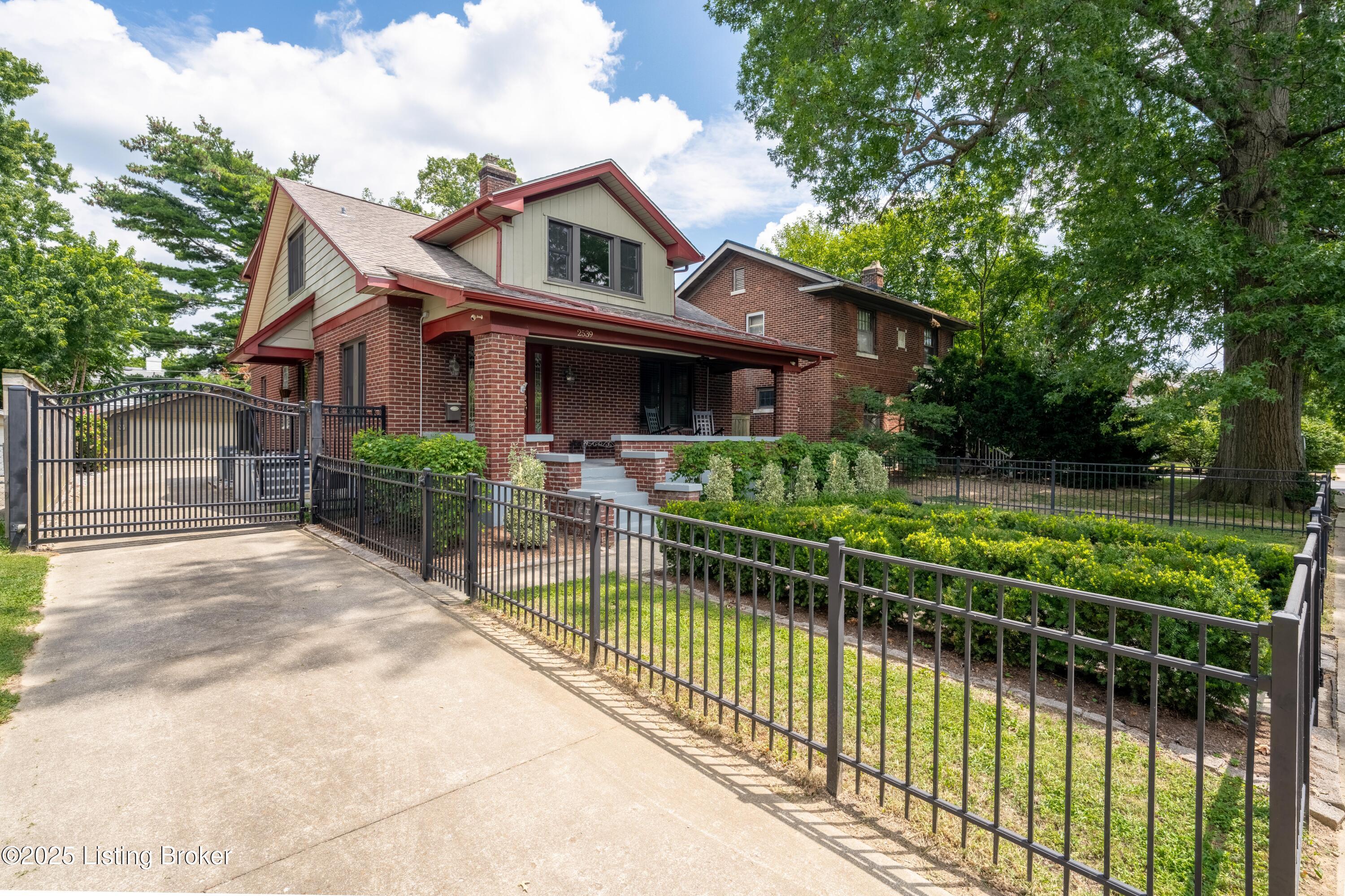2539 Carolina Ave