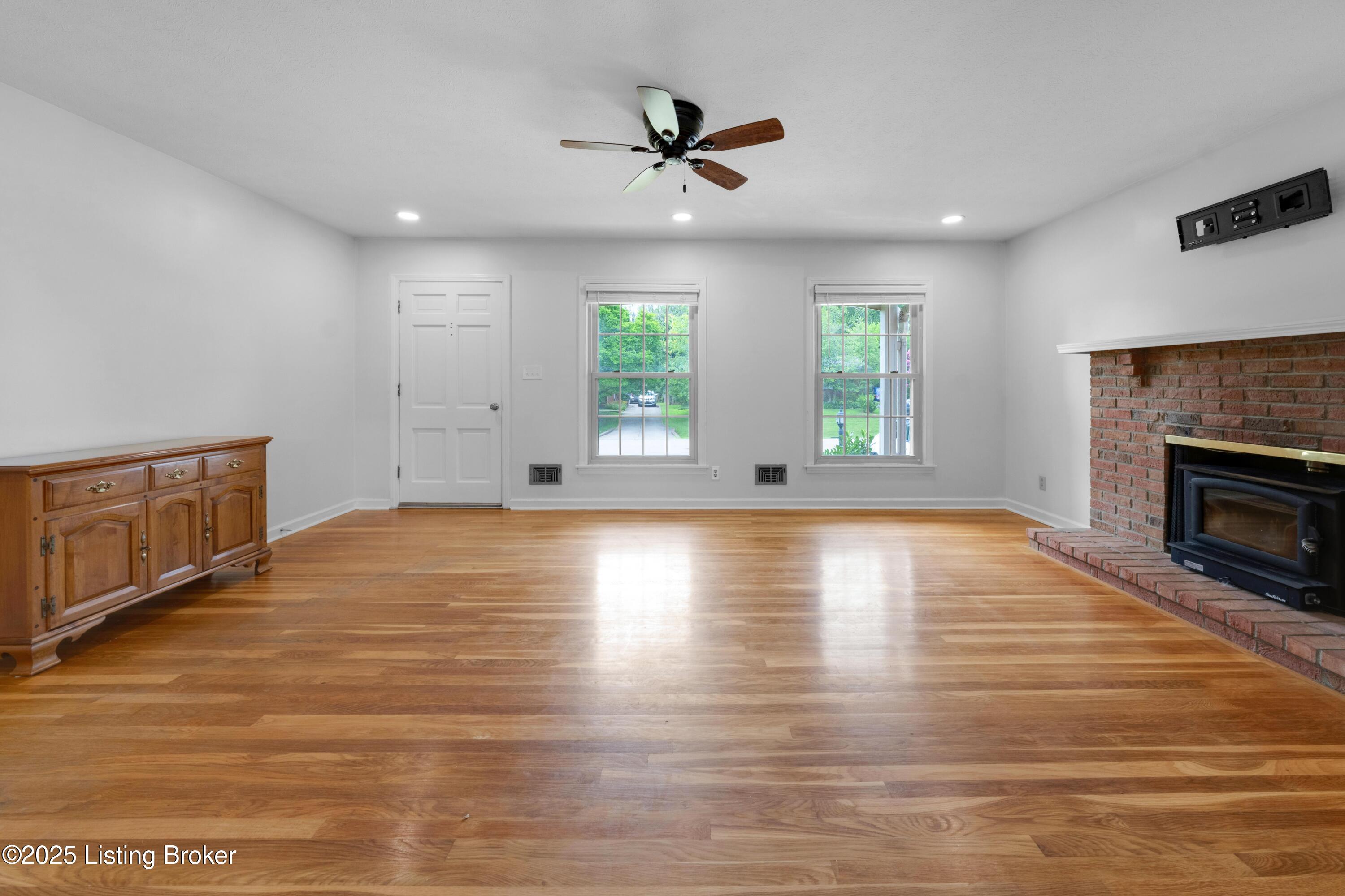 2407 Mahan Dr