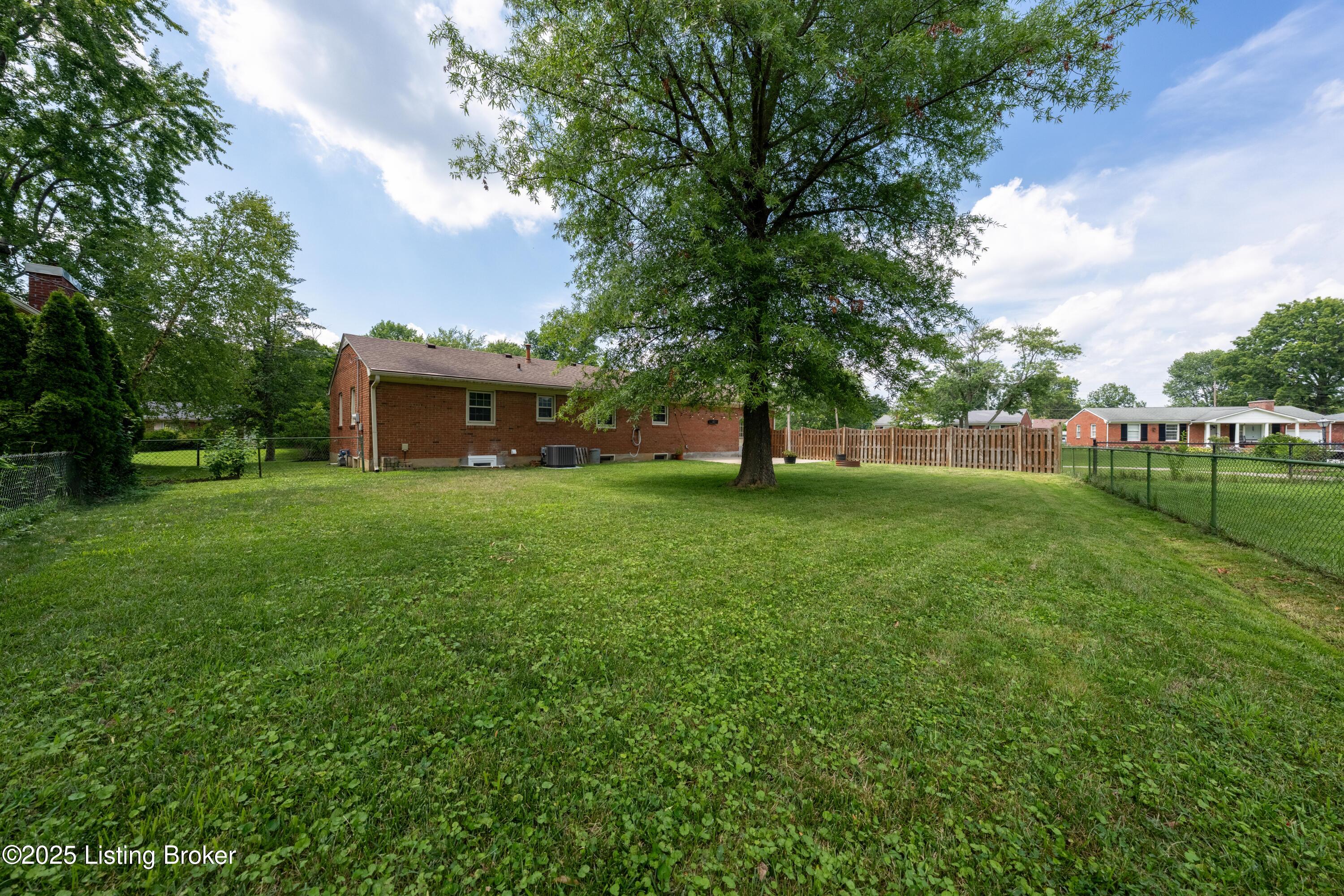2407 Mahan Dr