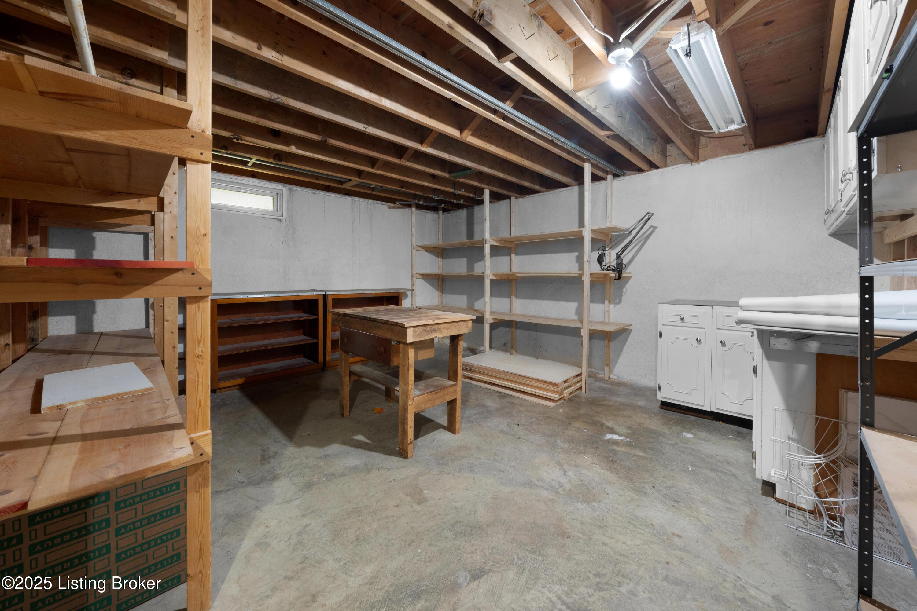 2407 Mahan Dr