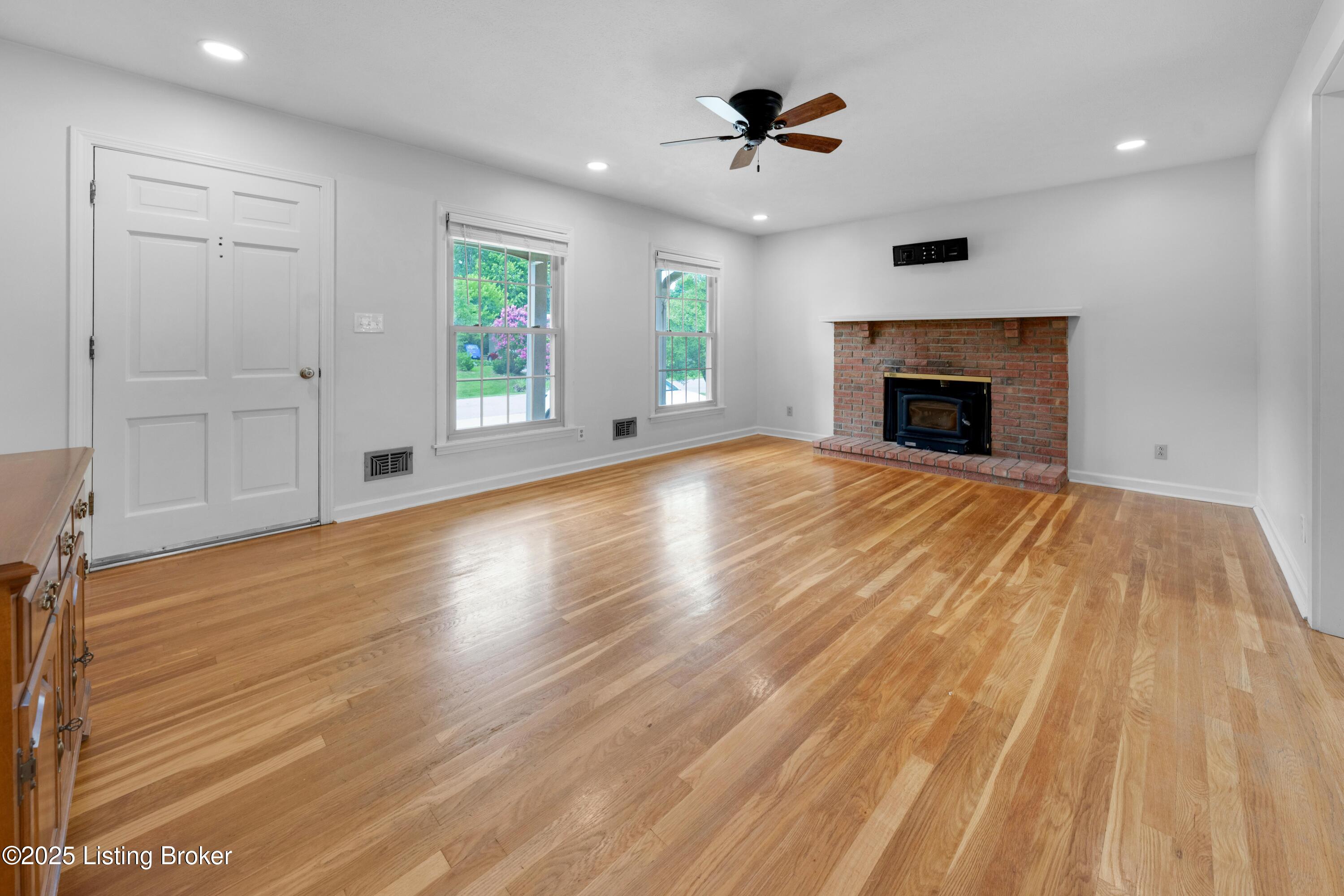 2407 Mahan Dr