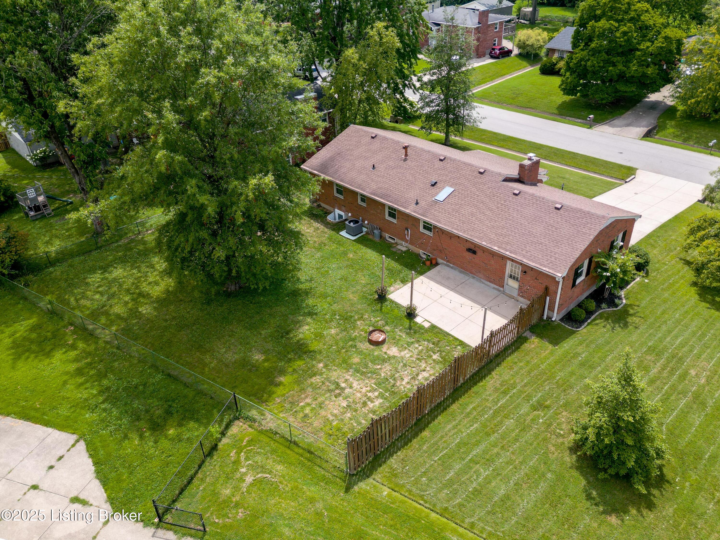 2407 Mahan Dr