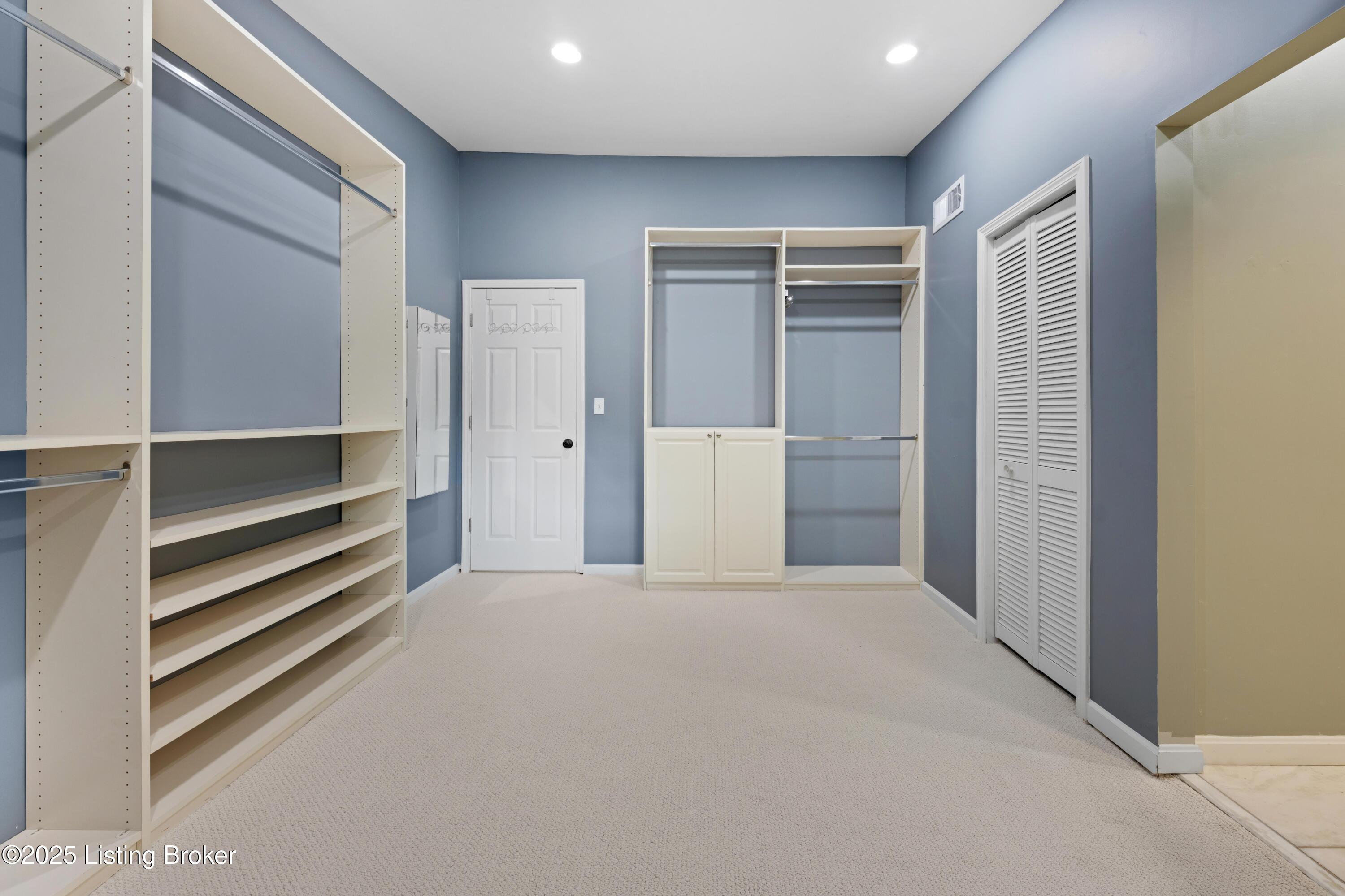 2539 Carolina Ave