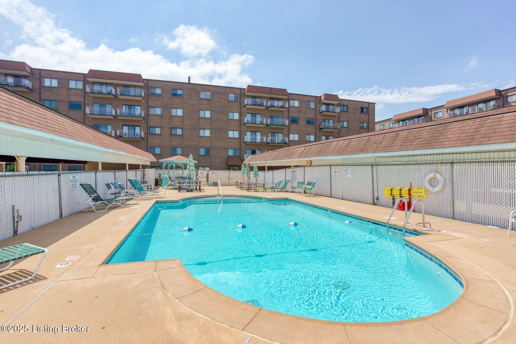 3030 Breckenridge Ln, 432, Louisville Unit: 432