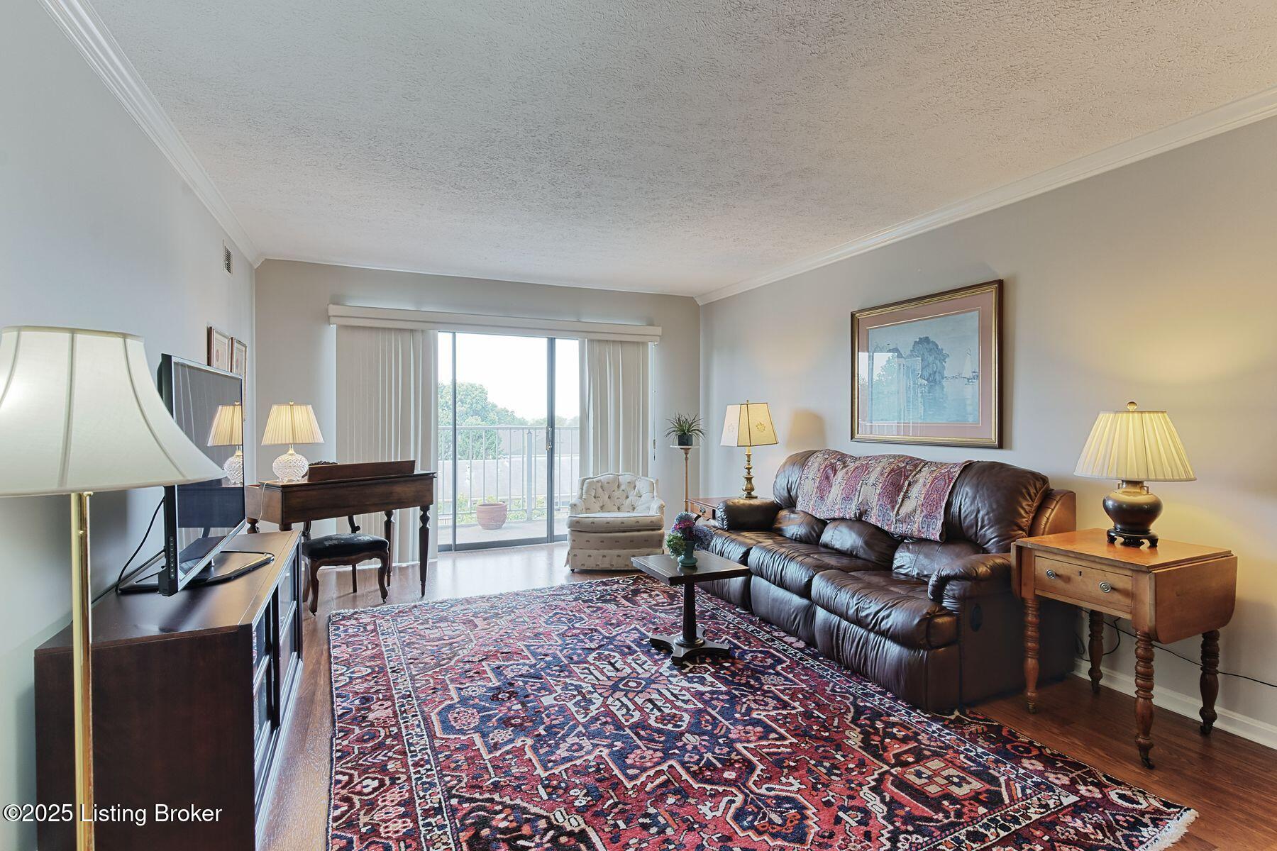 3030 Breckenridge Ln, 432, Louisville Unit: 432