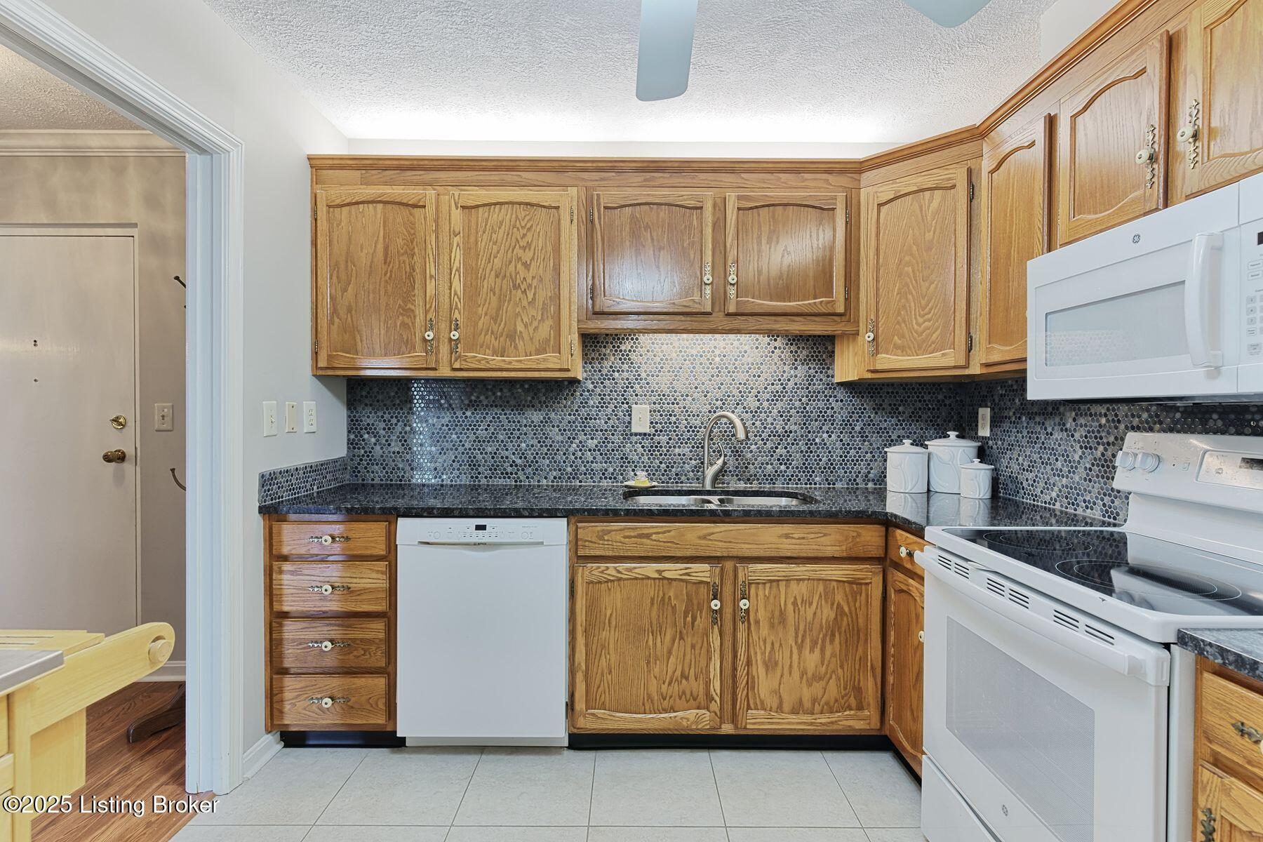 3030 Breckenridge Ln, 432, Louisville Unit: 432