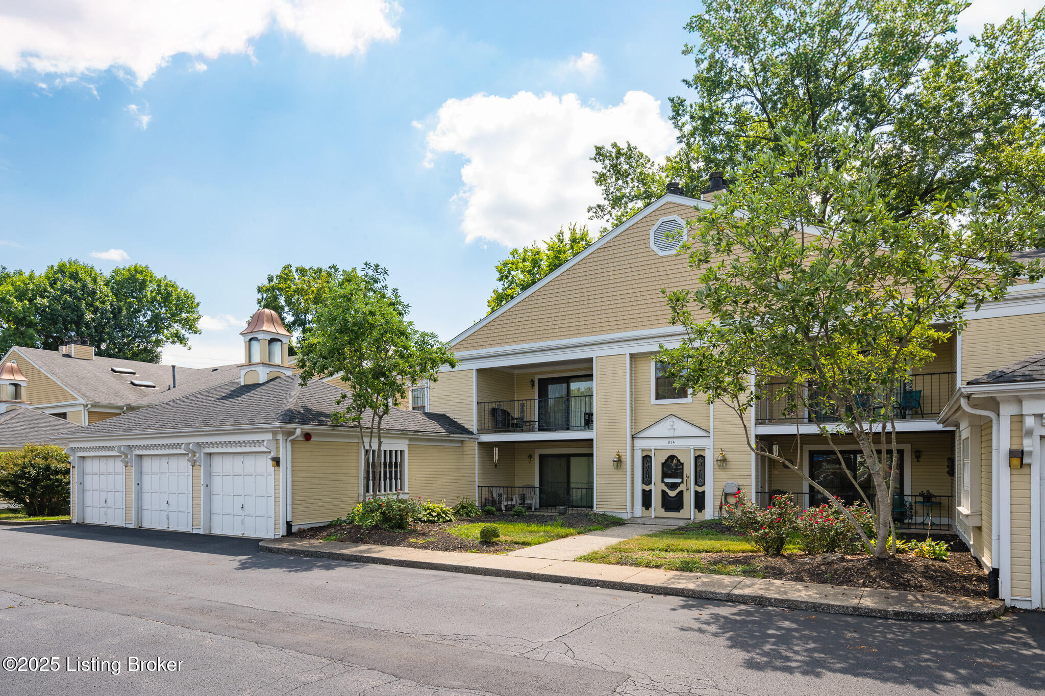 814 Washburn Ave, 23