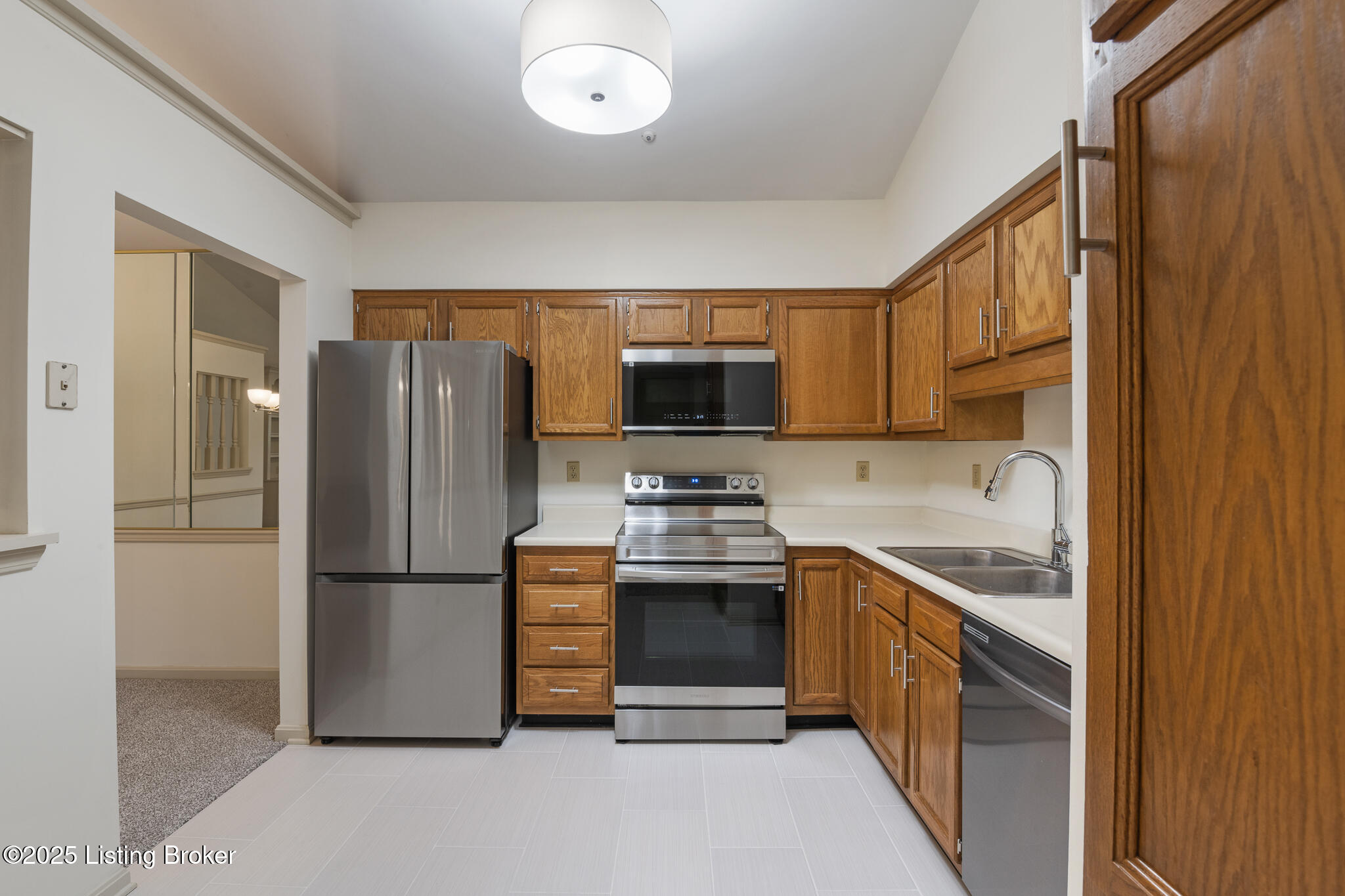 814 Washburn Ave, 23