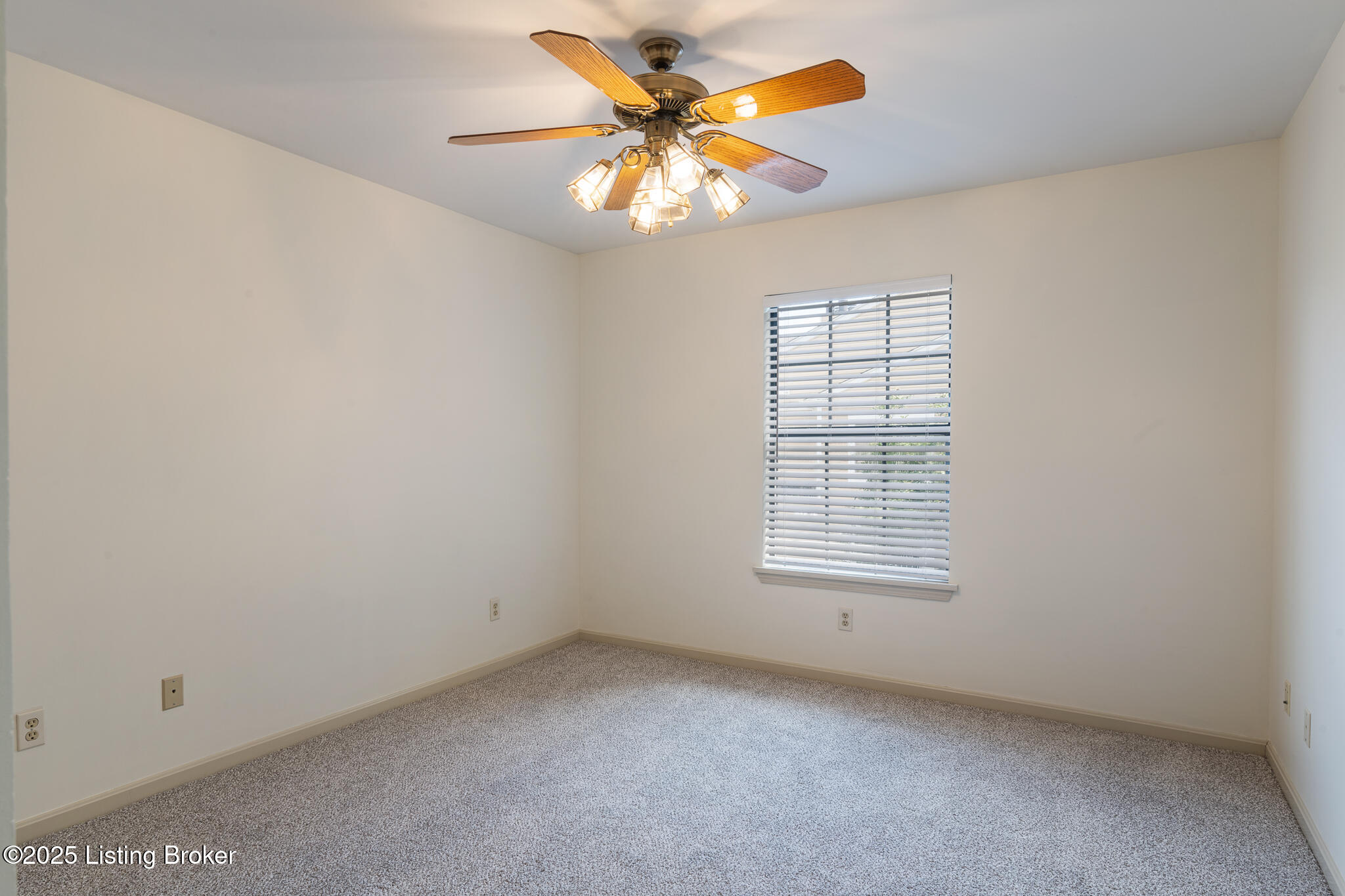 814 Washburn Ave, 23