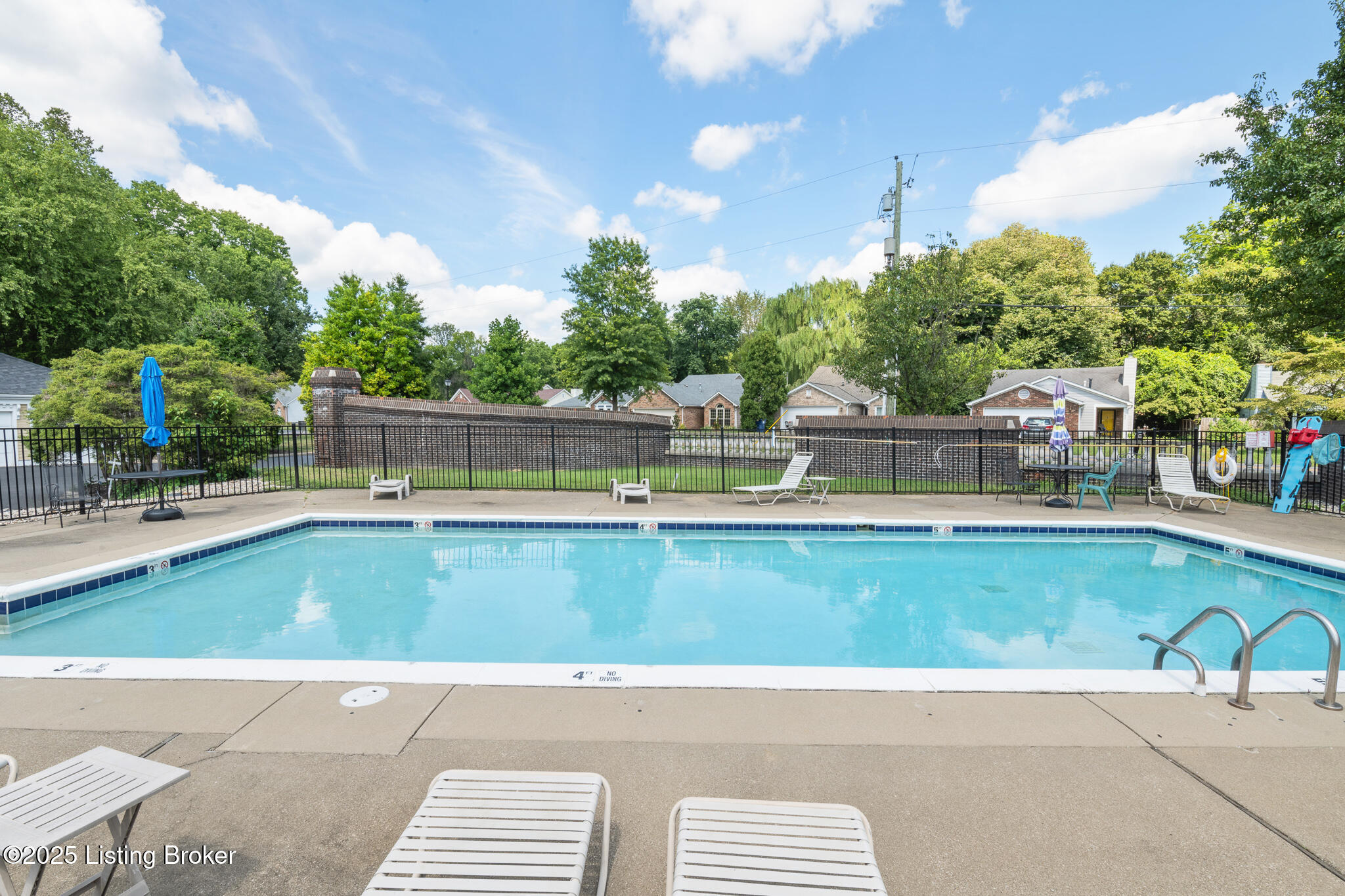 814 Washburn Ave, 23