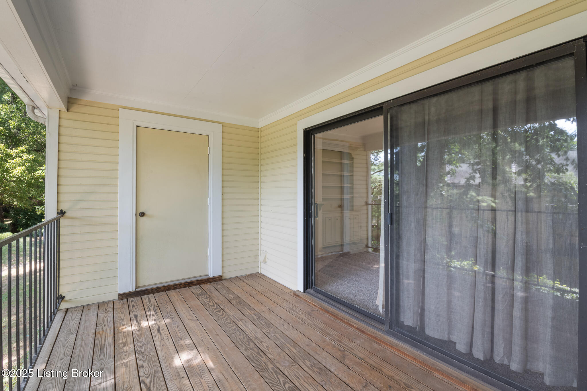 814 Washburn Ave, 23