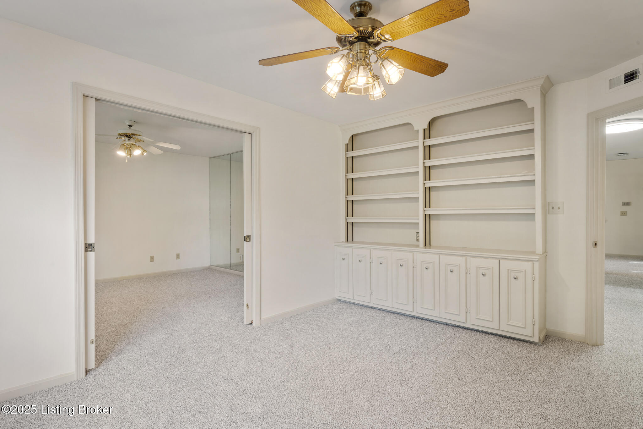 814 Washburn Ave, 23