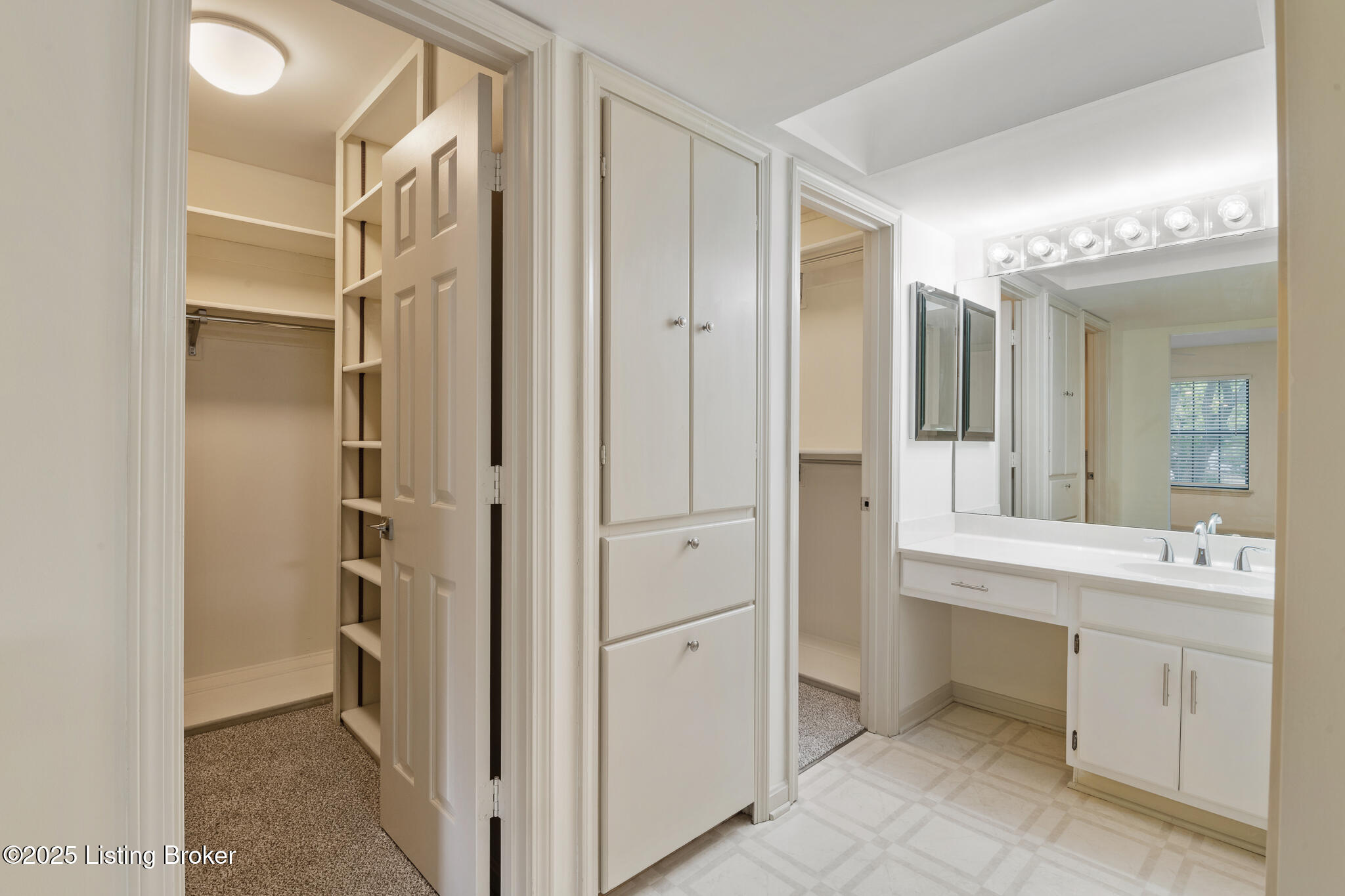 814 Washburn Ave, 23