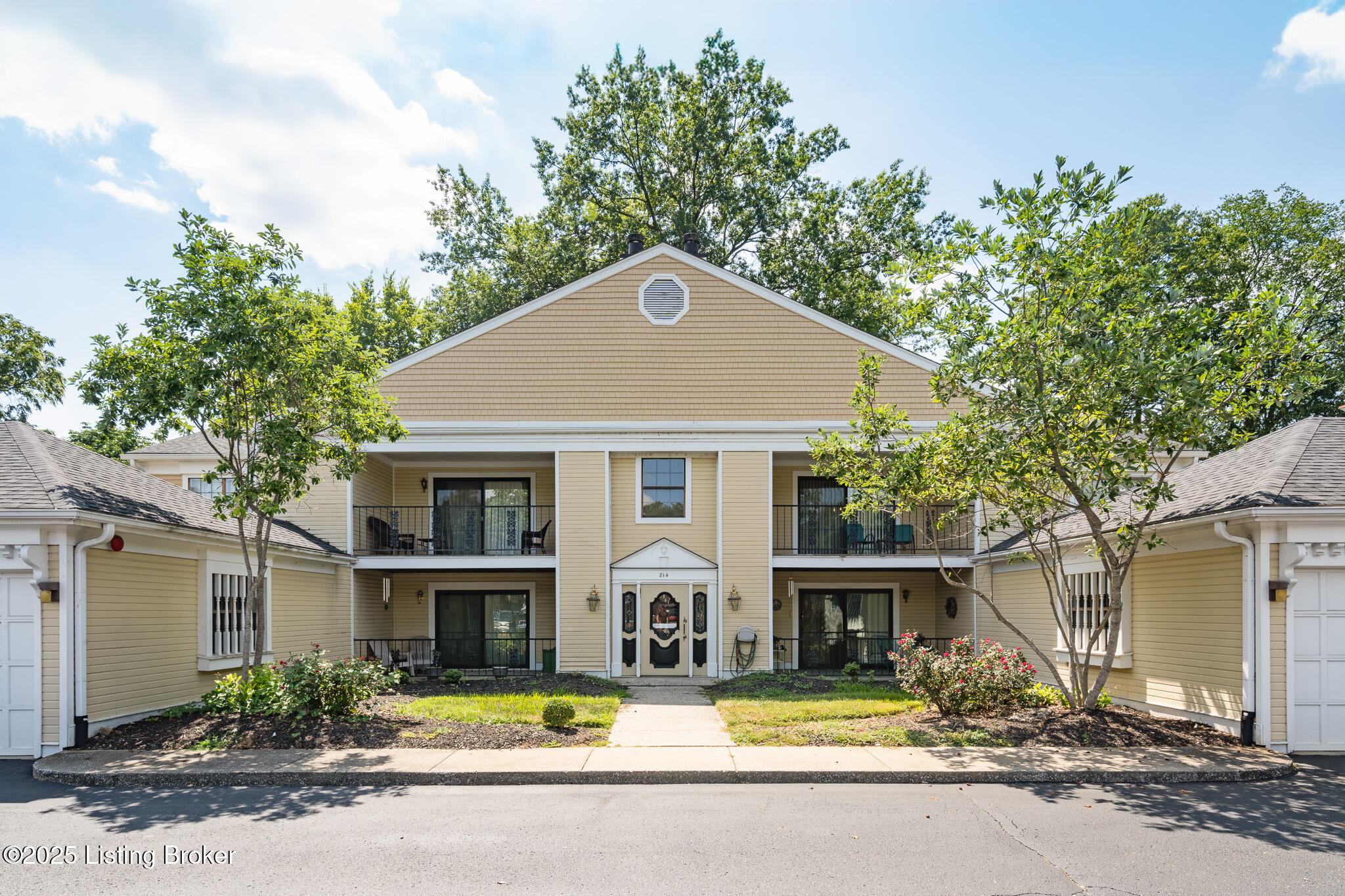 814 Washburn Ave, 23