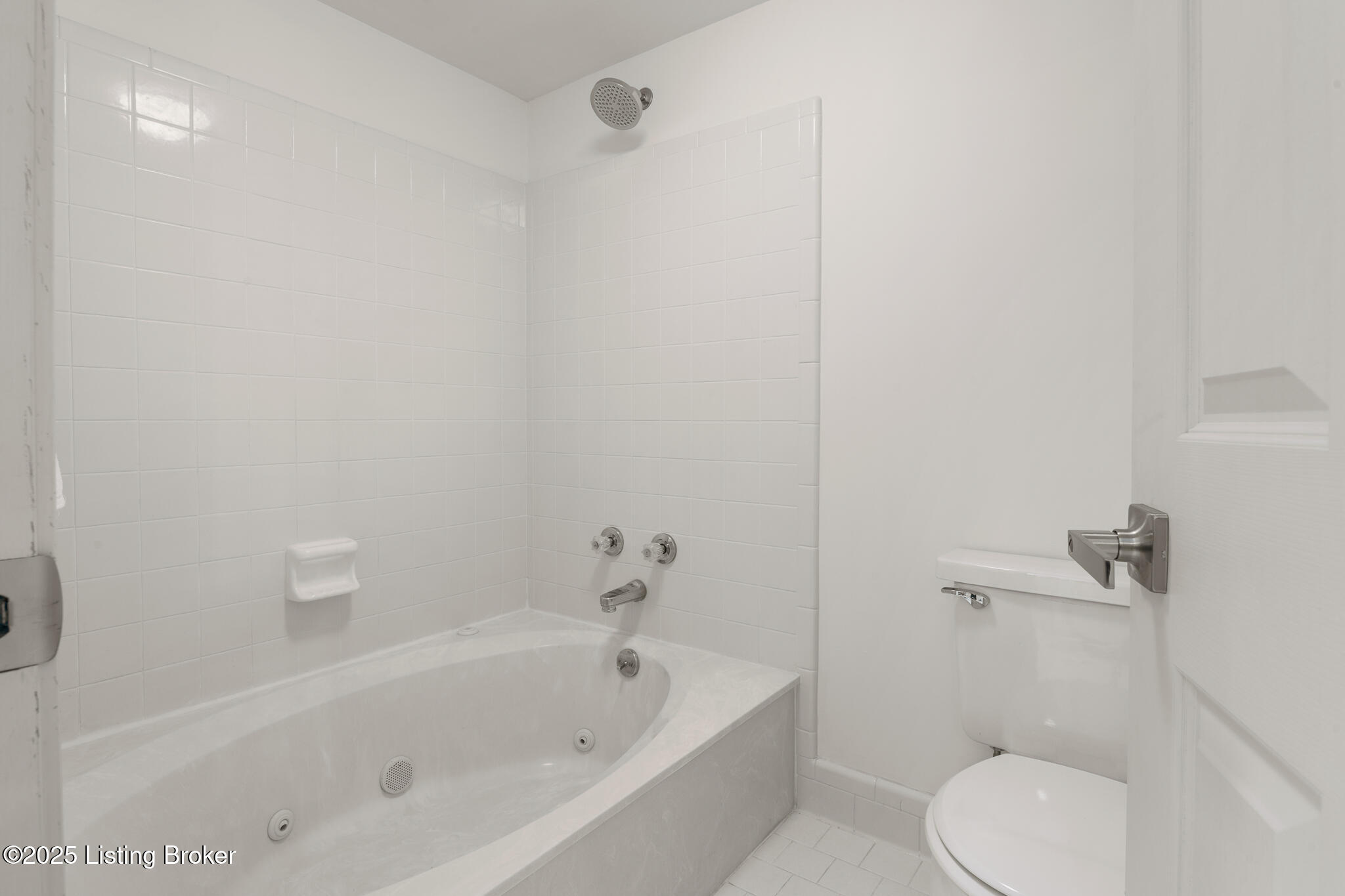 814 Washburn Ave, 23