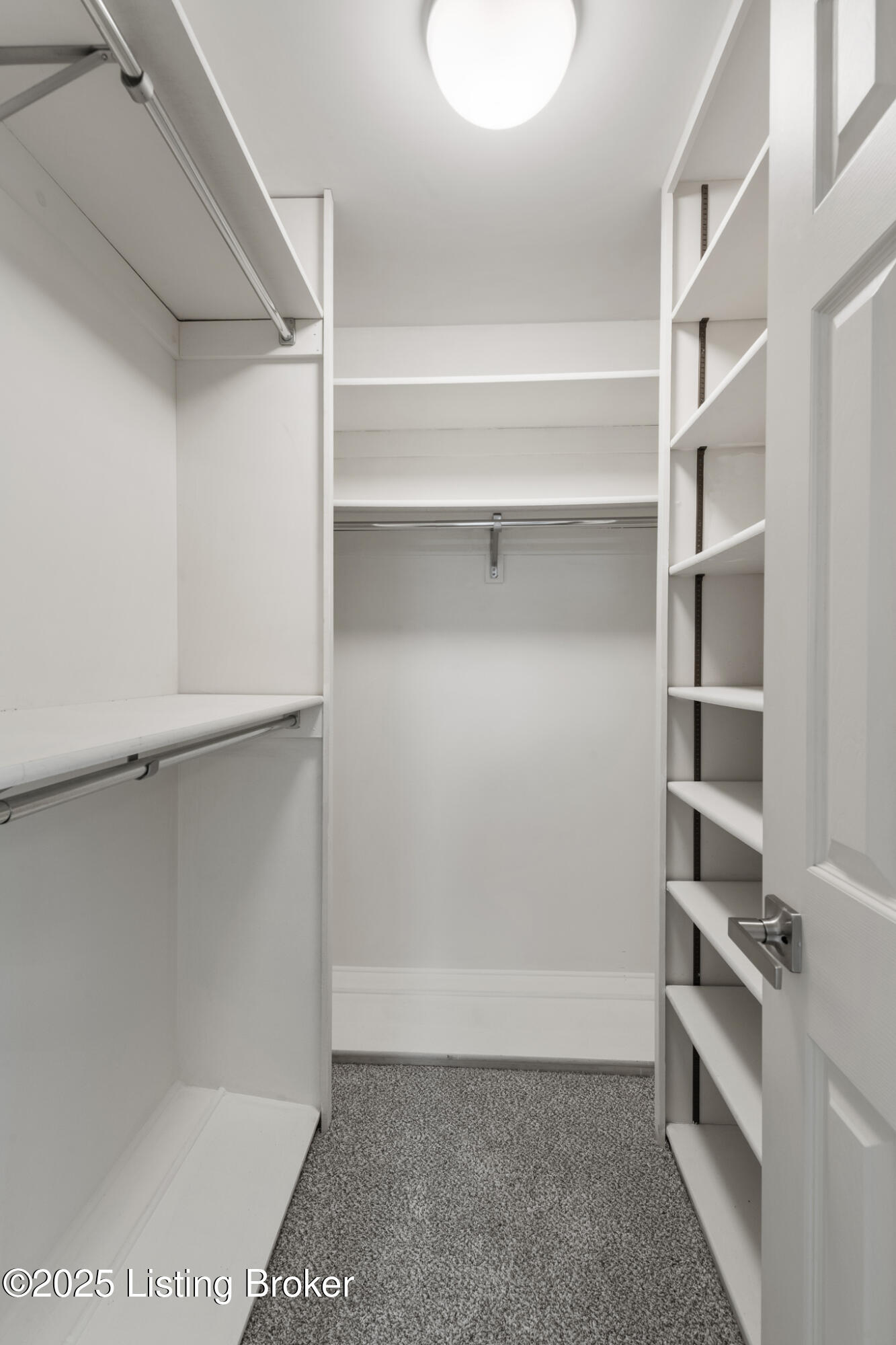 814 Washburn Ave, 23