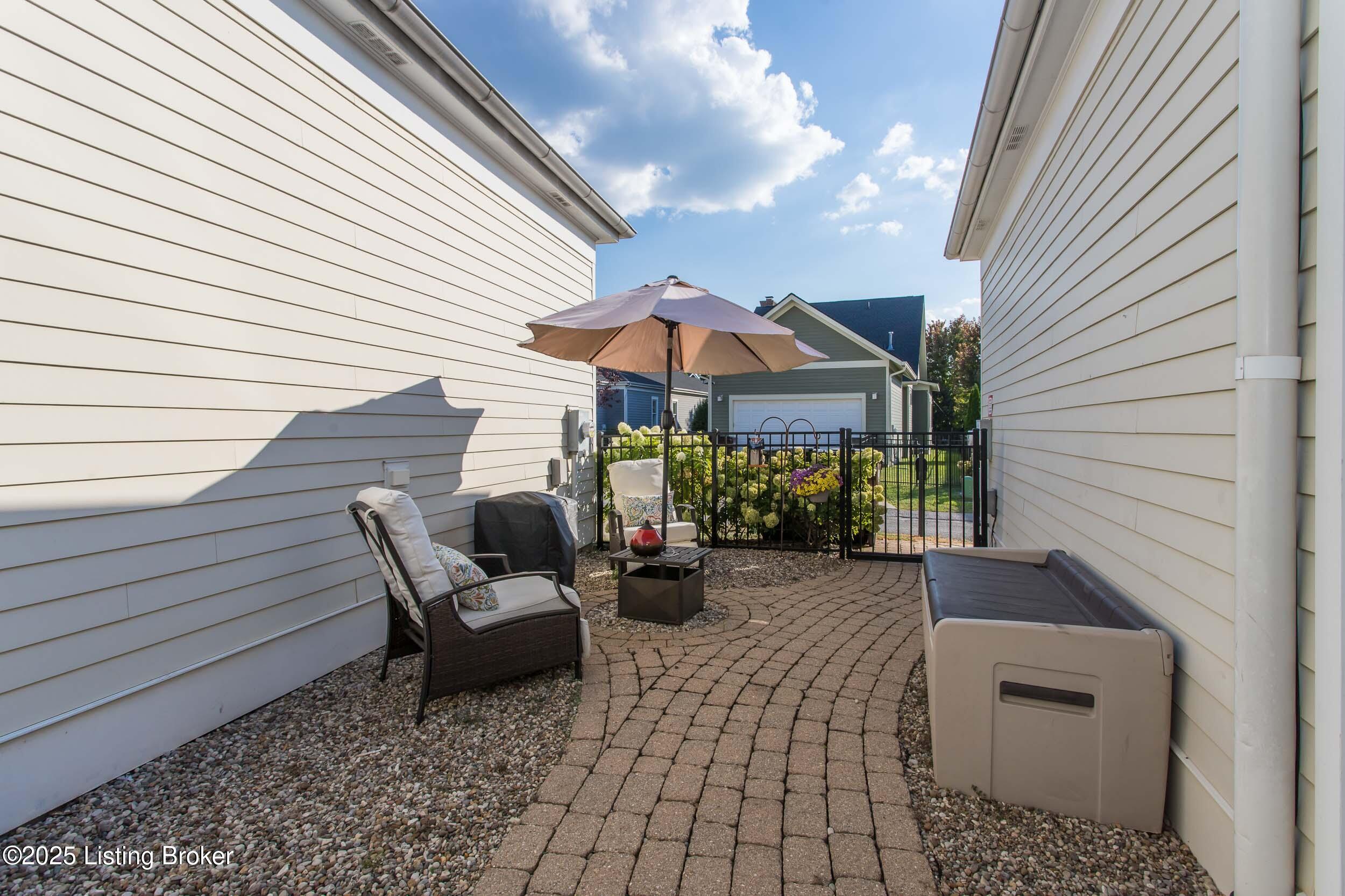 9214 Featherbell Blvd