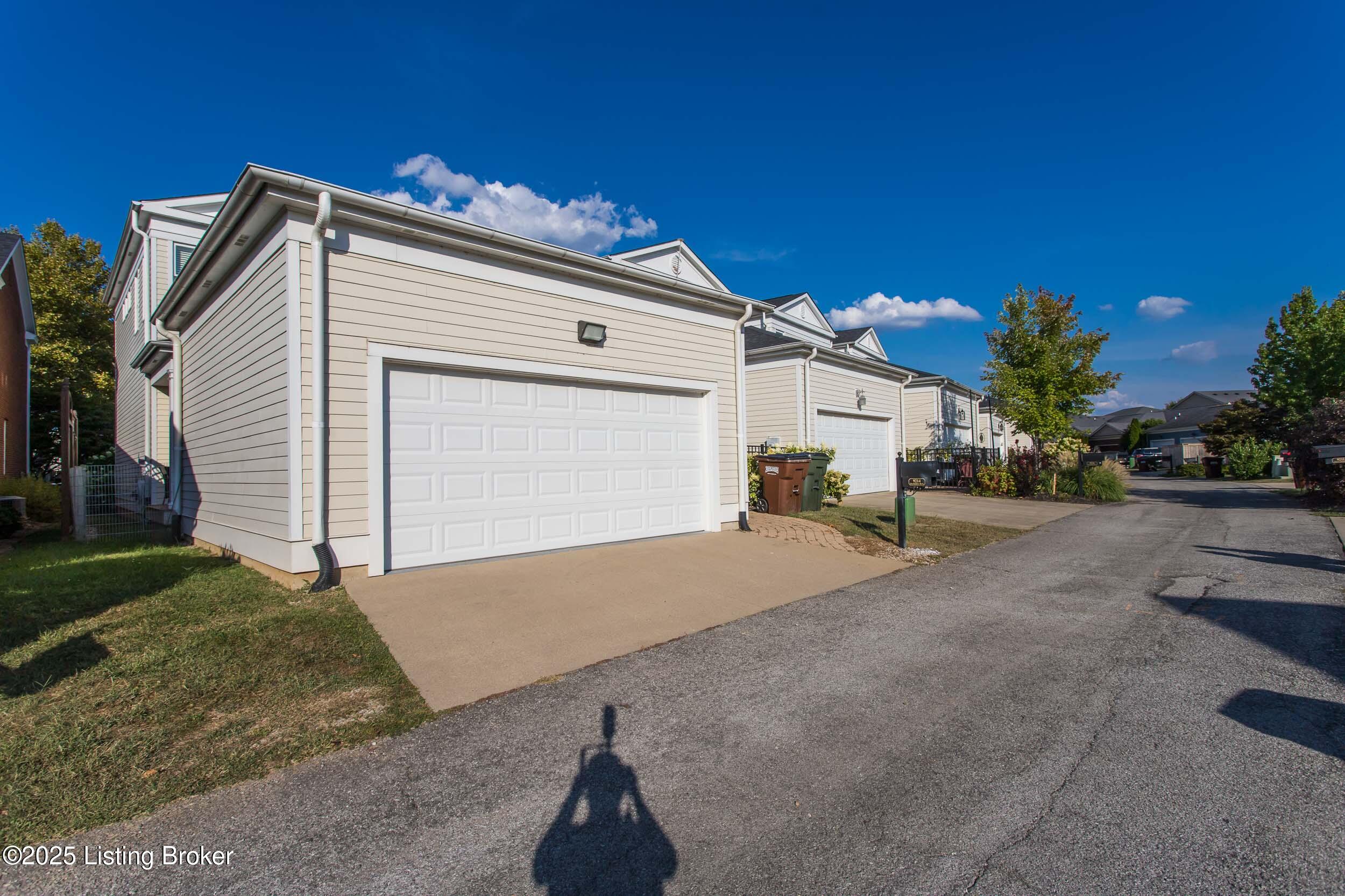 9214 Featherbell Blvd