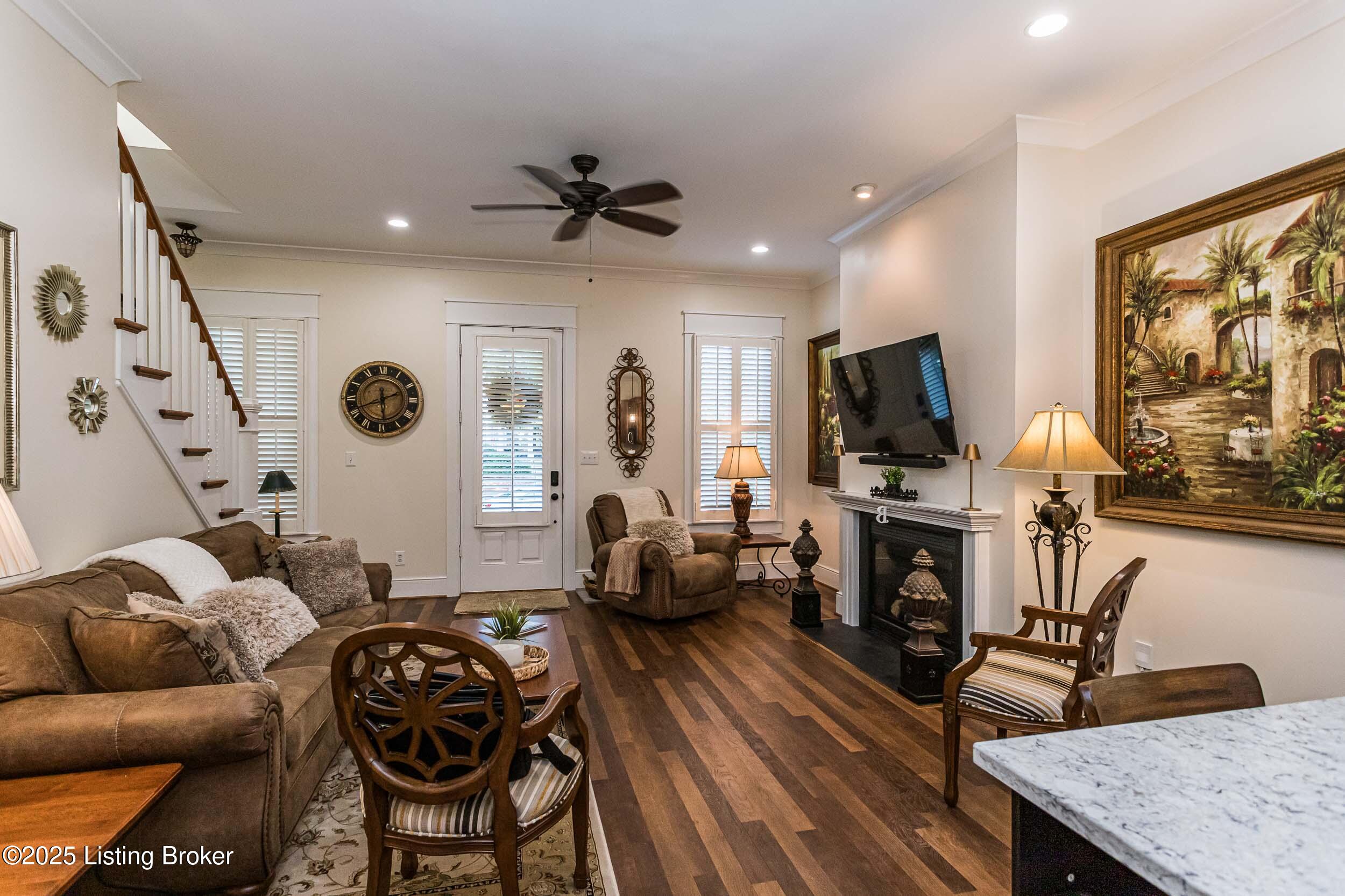 9214 Featherbell Blvd