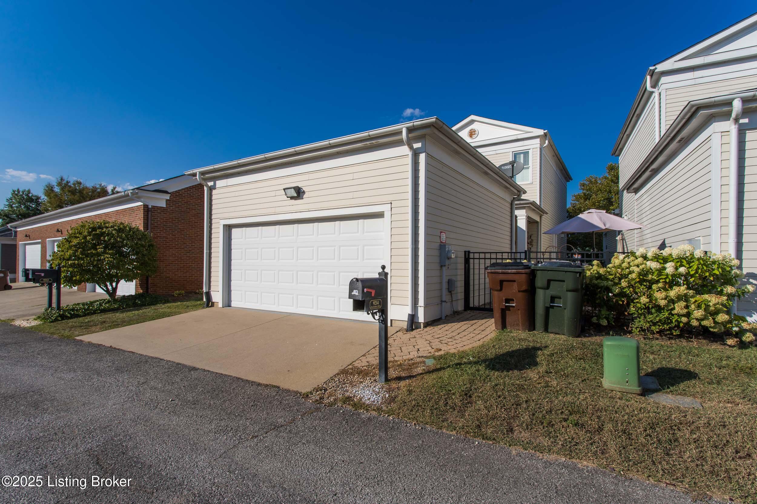 9214 Featherbell Blvd