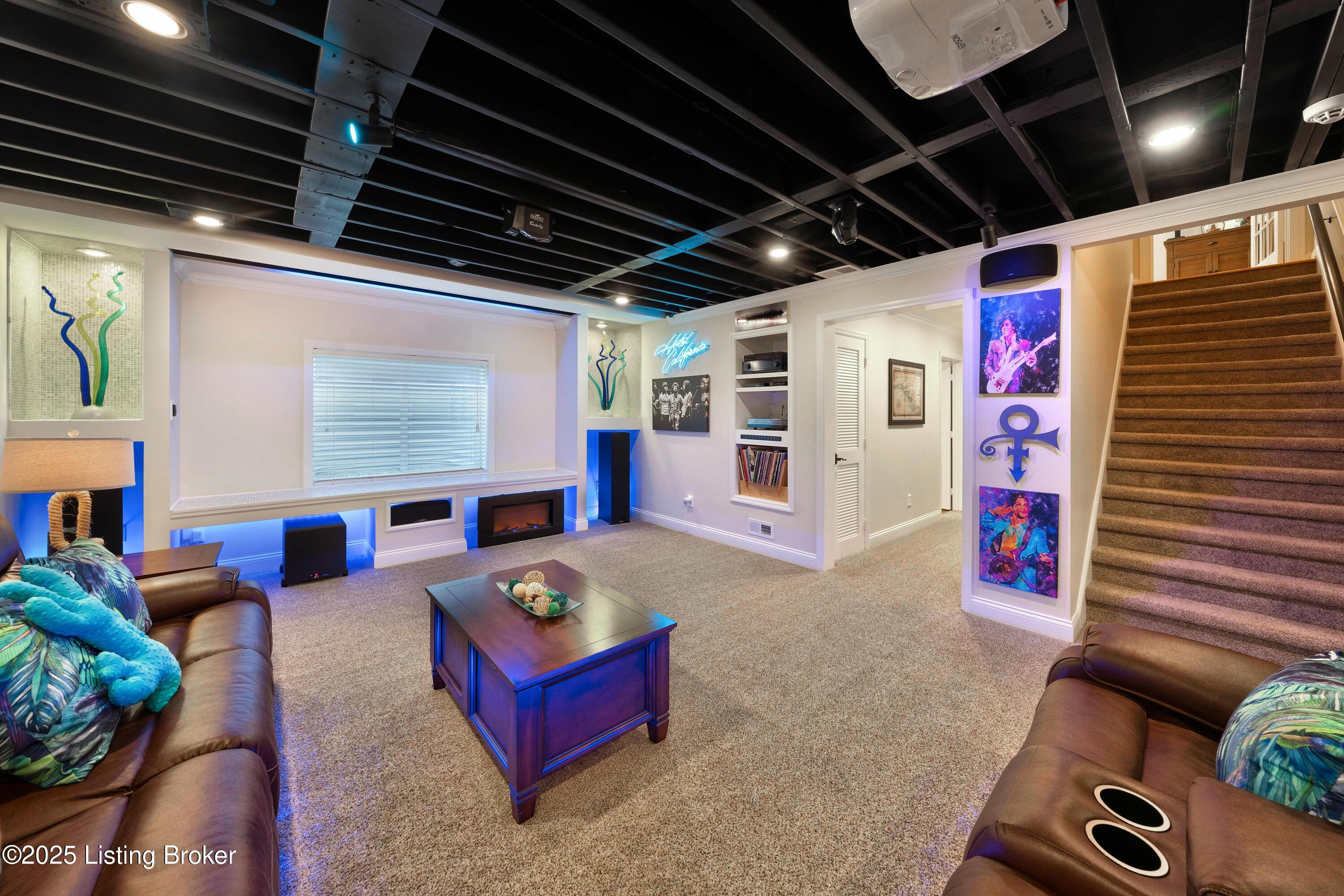 9304 Anemone Dr