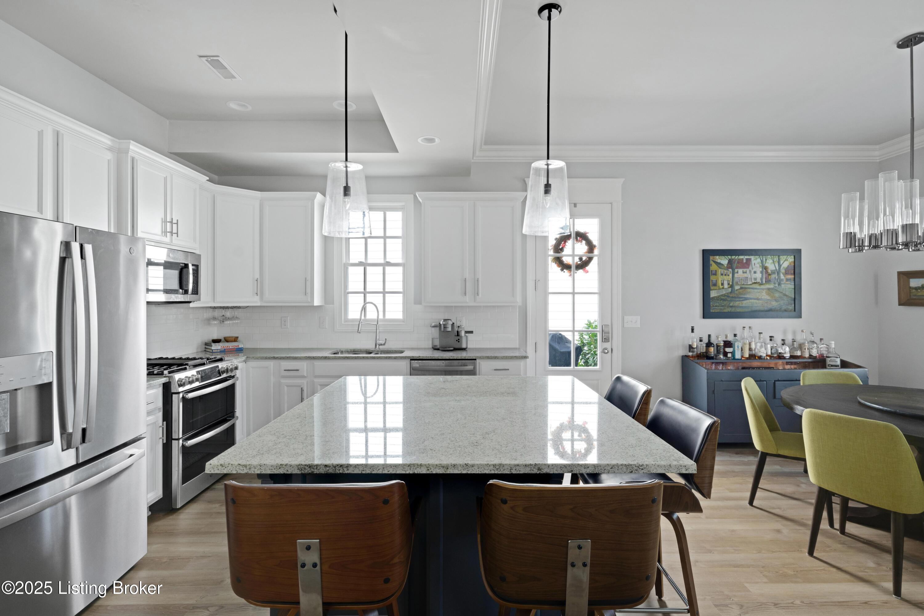 6208 Mistflower Cir, 101