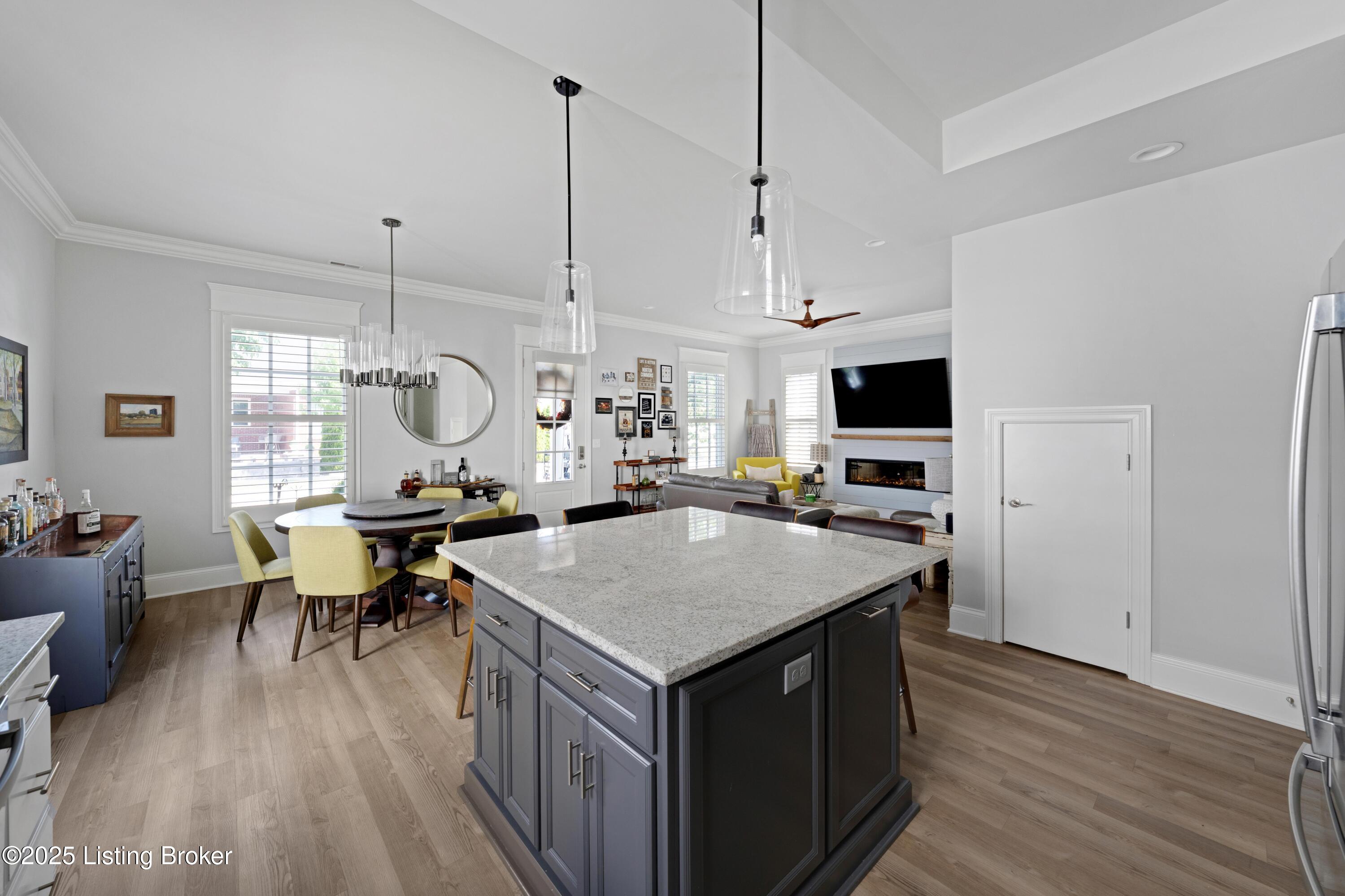 6208 Mistflower Cir, 101