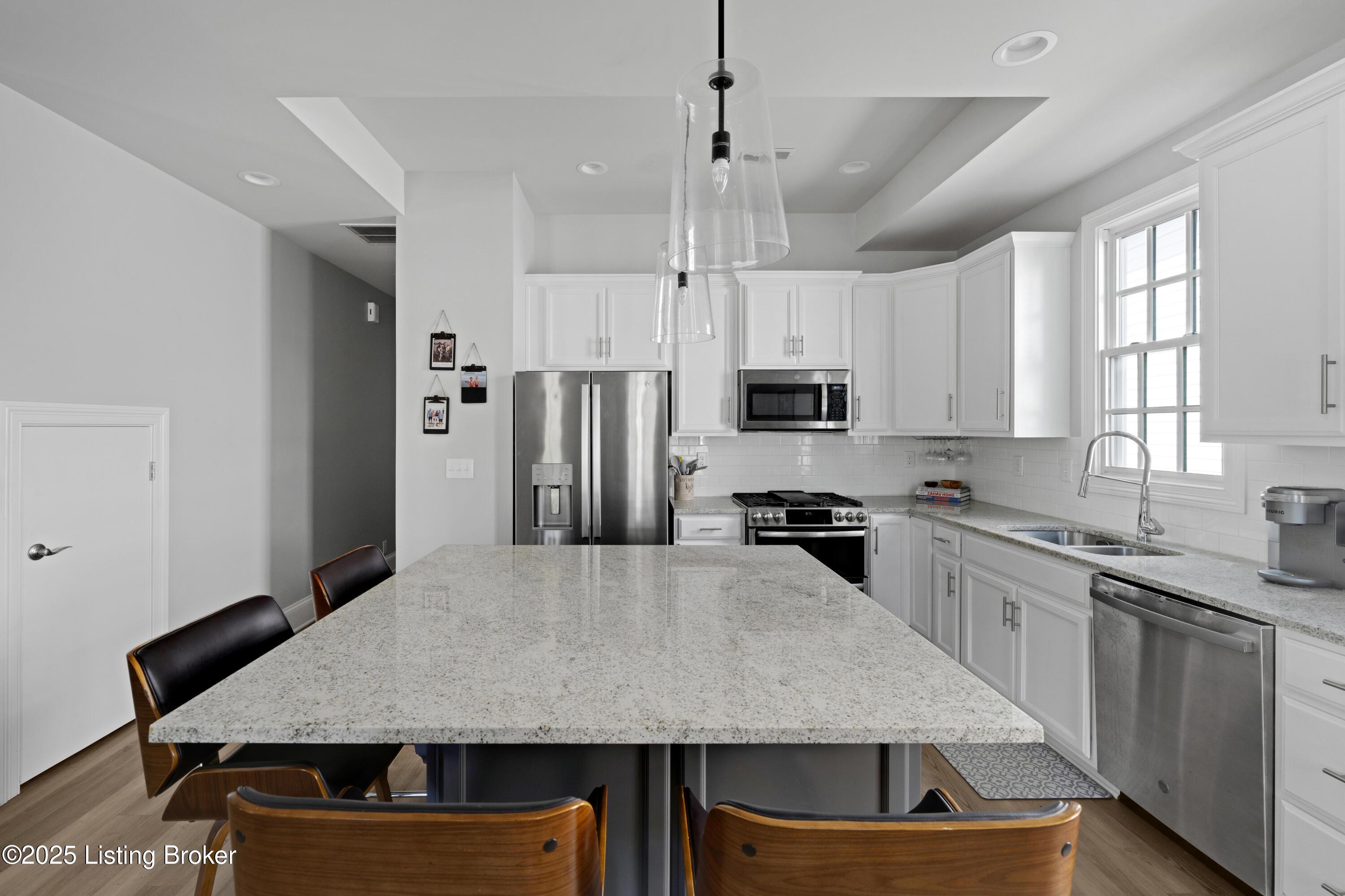 6208 Mistflower Cir, 101