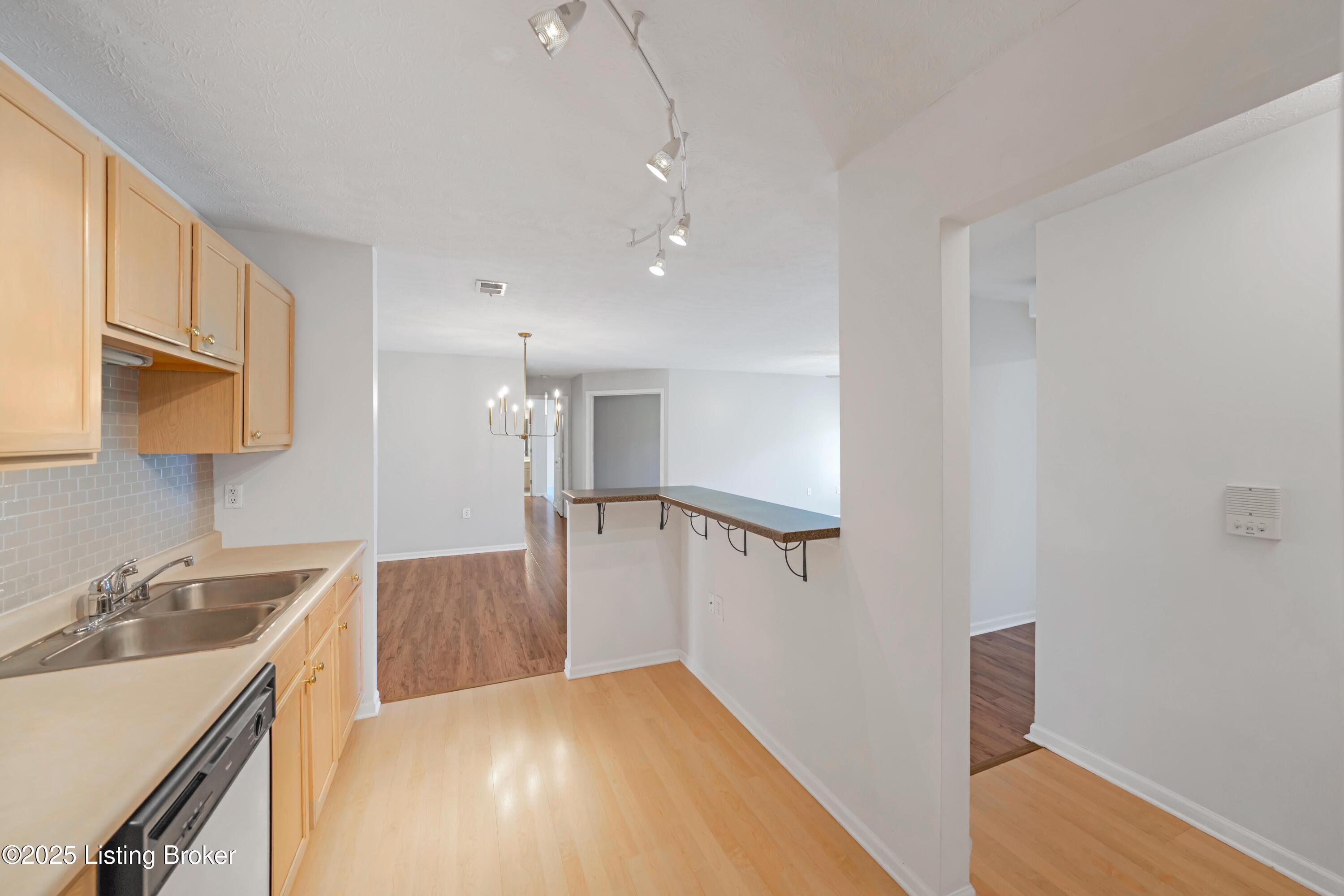 1304 Pickings Pl, 102