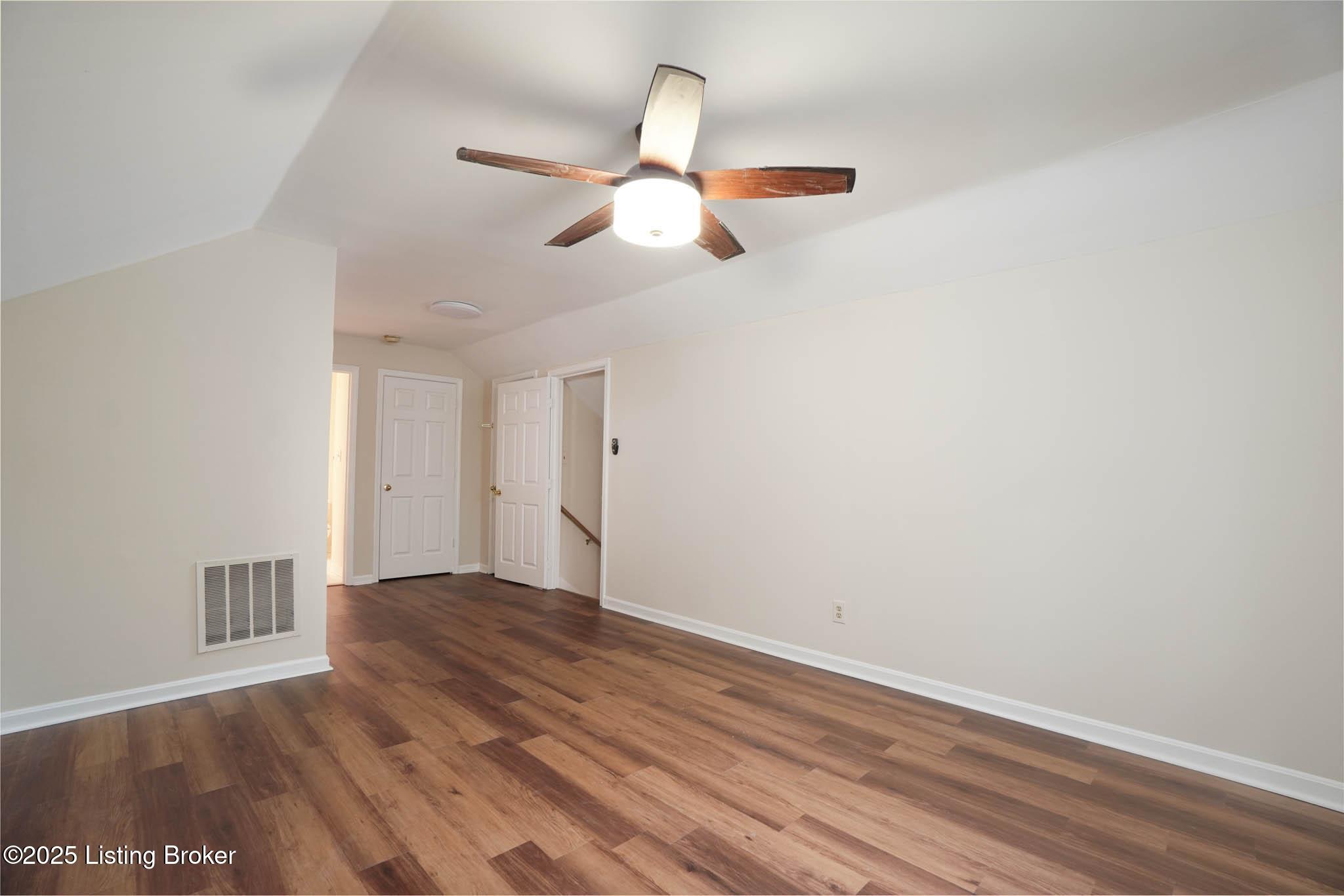 10509 Bay Pointe Ct, Louisville