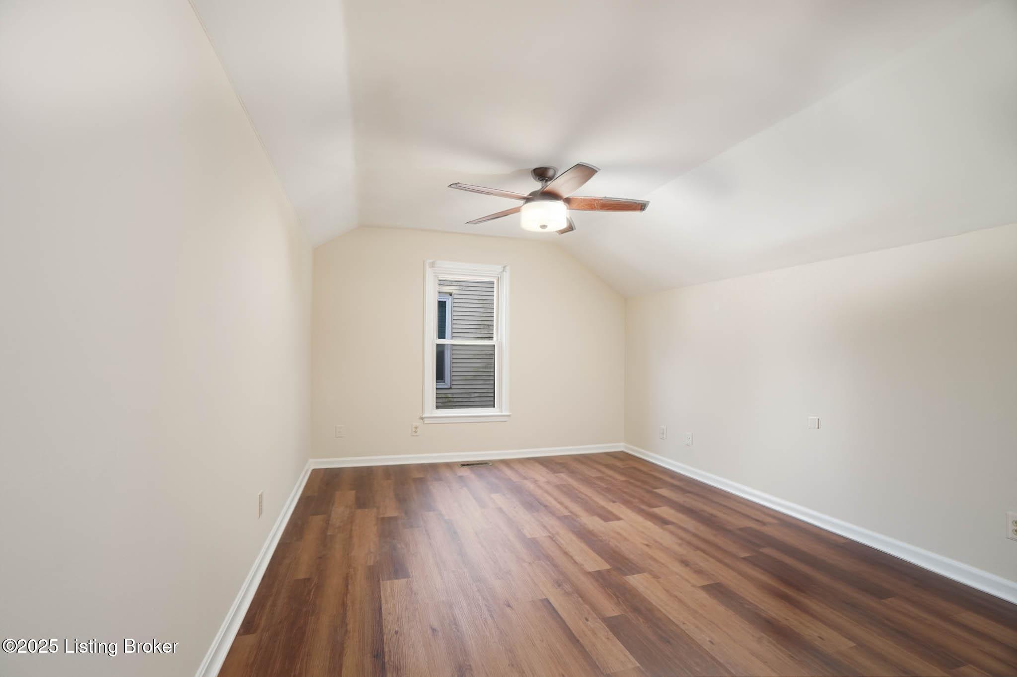 10509 Bay Pointe Ct, Louisville