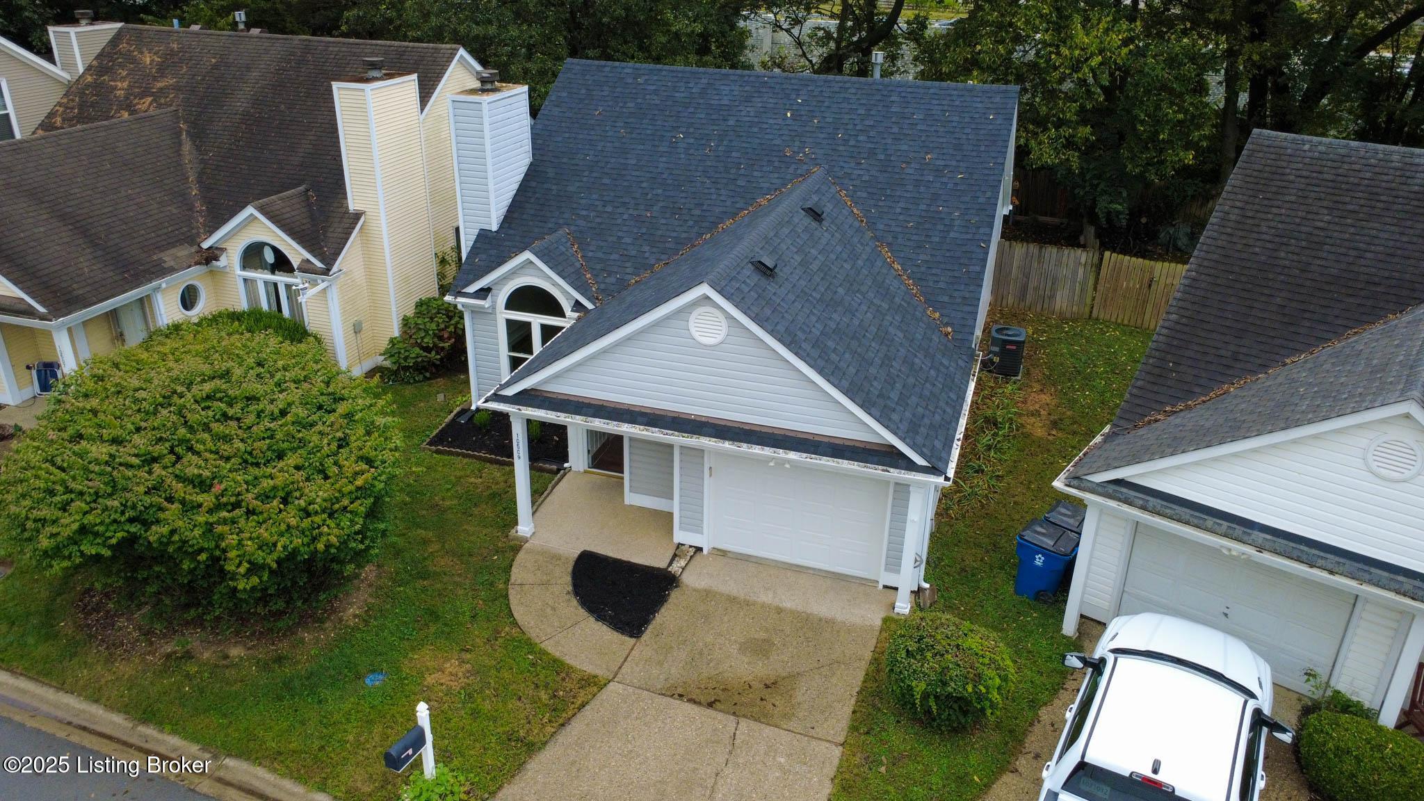 10509 Bay Pointe Ct, Louisville